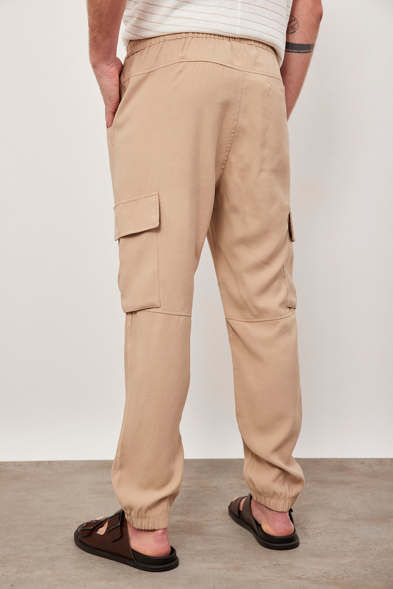 מכנסי טרנינג במראה דגמ"ח סיומת גומי - ITAY BRANDS