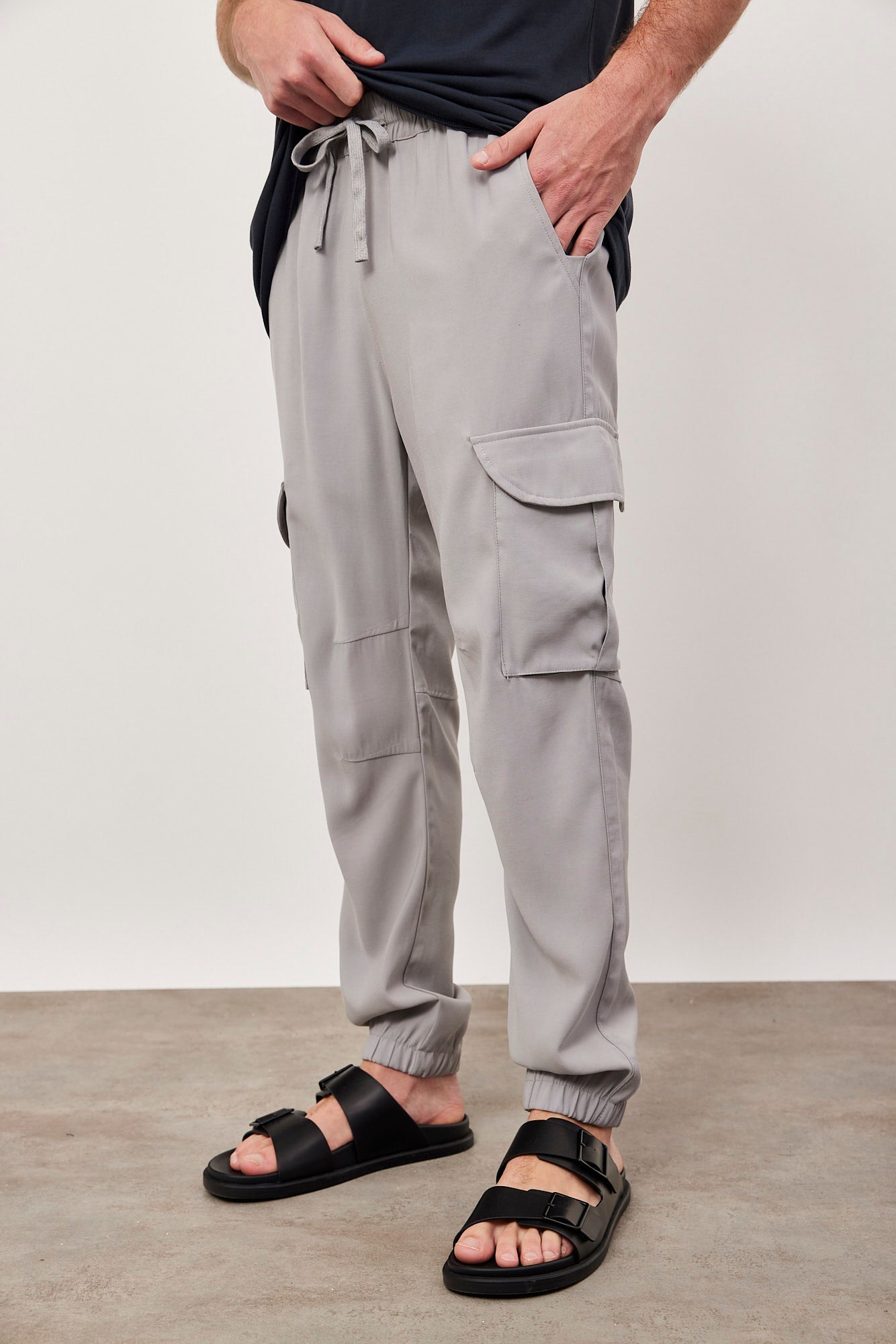 מכנסי טרנינג במראה דגמ"ח סיומת גומי - ITAY BRANDS