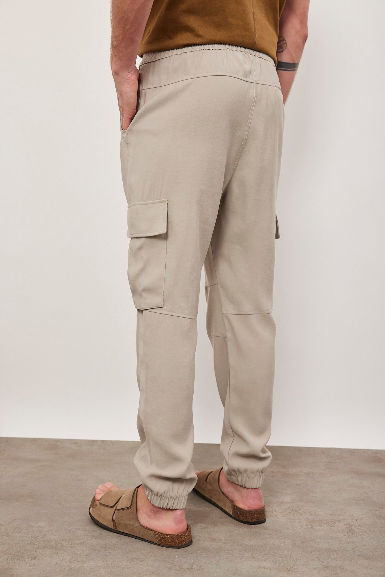 מכנסי טרנינג במראה דגמ"ח סיומת גומי - ITAY BRANDS