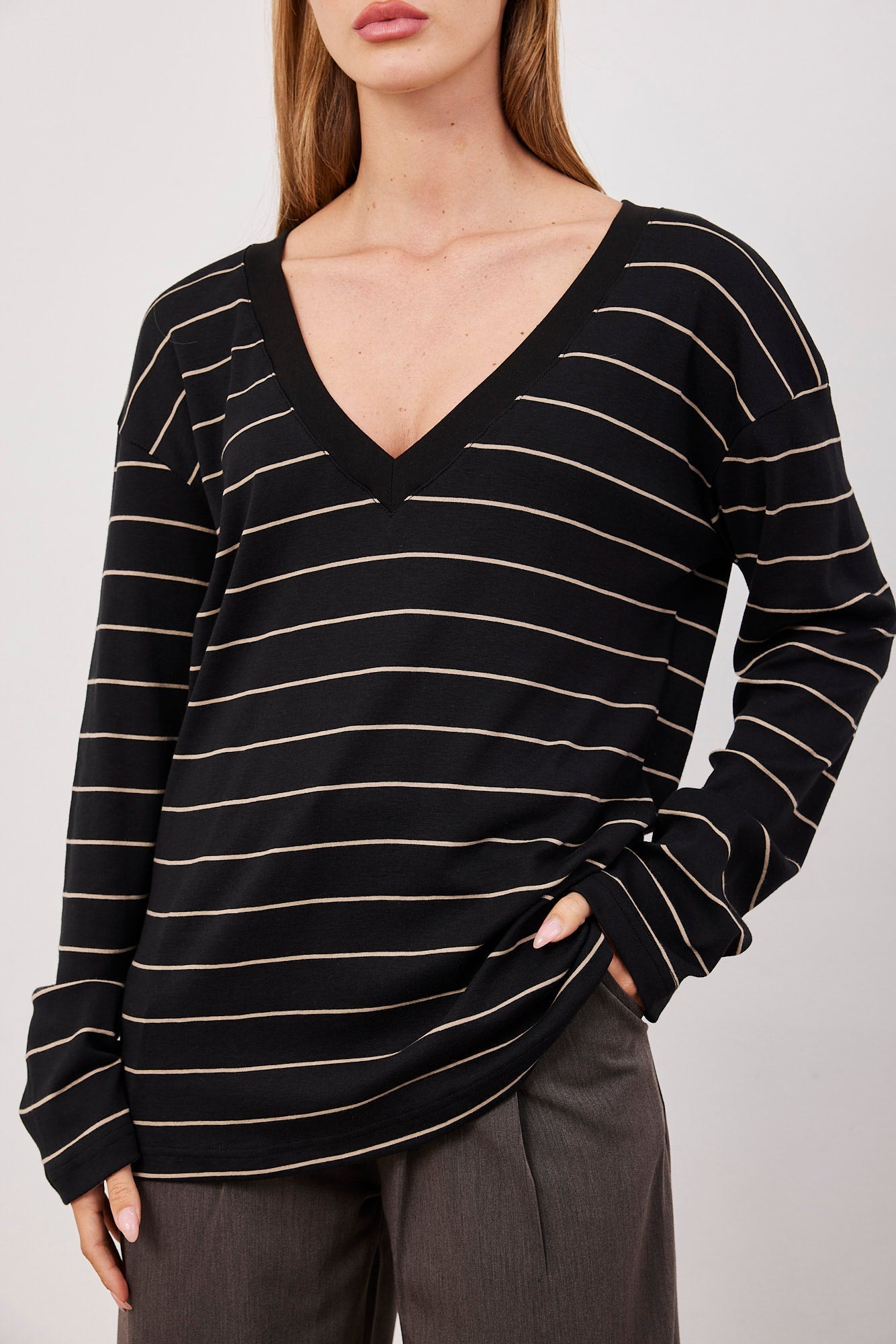חולצת וי פסים אוברסייז - ITAY BRANDS