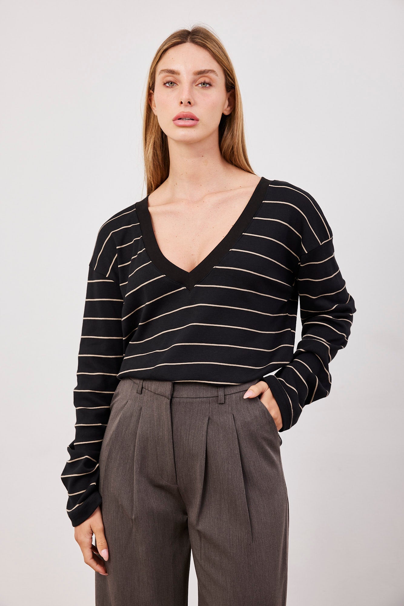 חולצת וי פסים אוברסייז - ITAY BRANDS