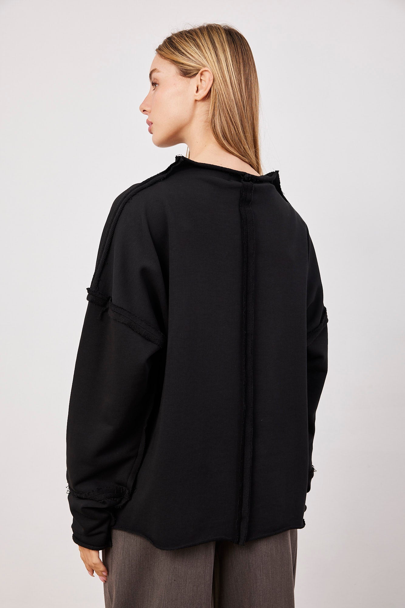 סווטשרט אוברסייז עם תיפורים בולטים - ITAY BRANDS