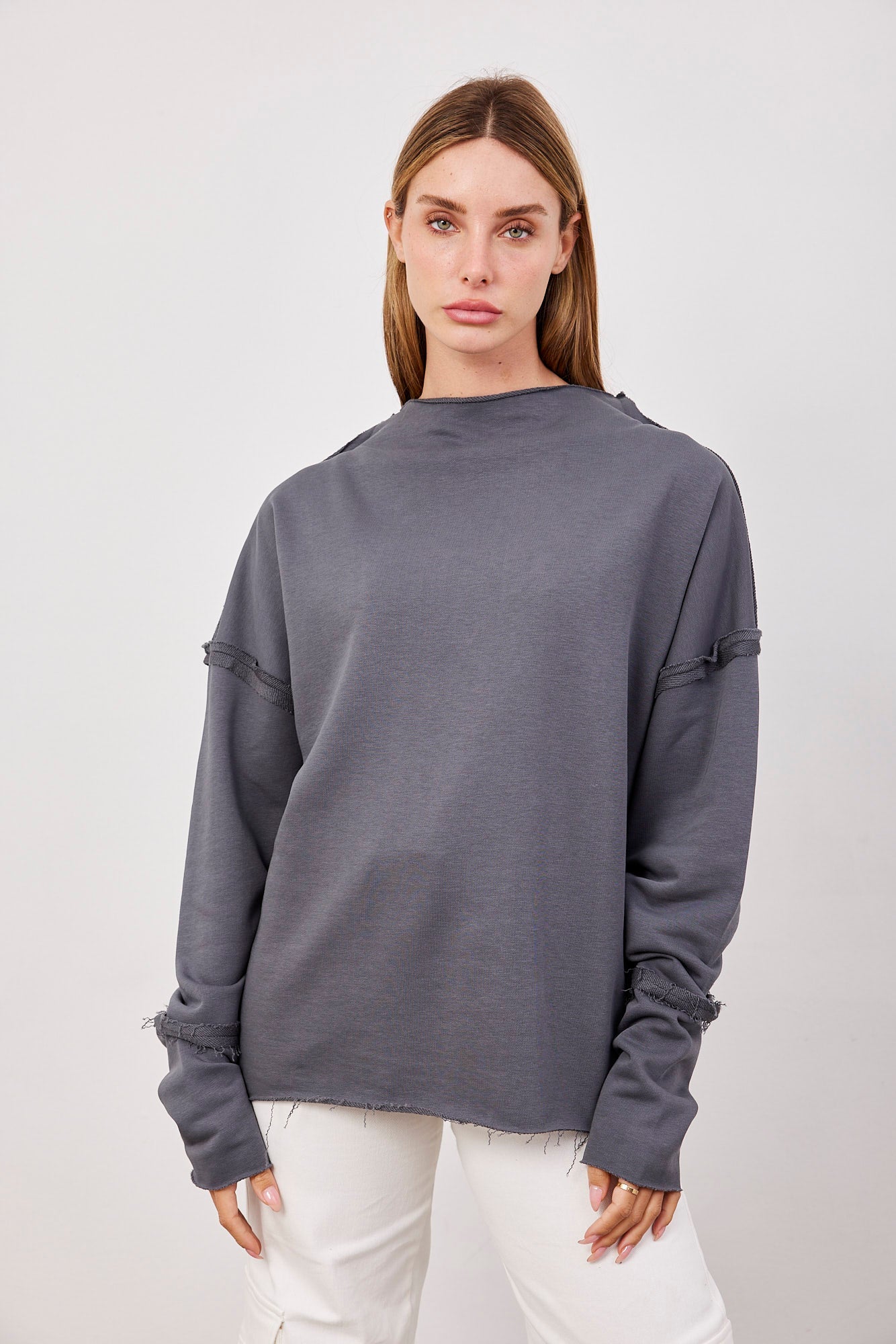 סווטשרט אוברסייז עם תיפורים בולטים - ITAY BRANDS