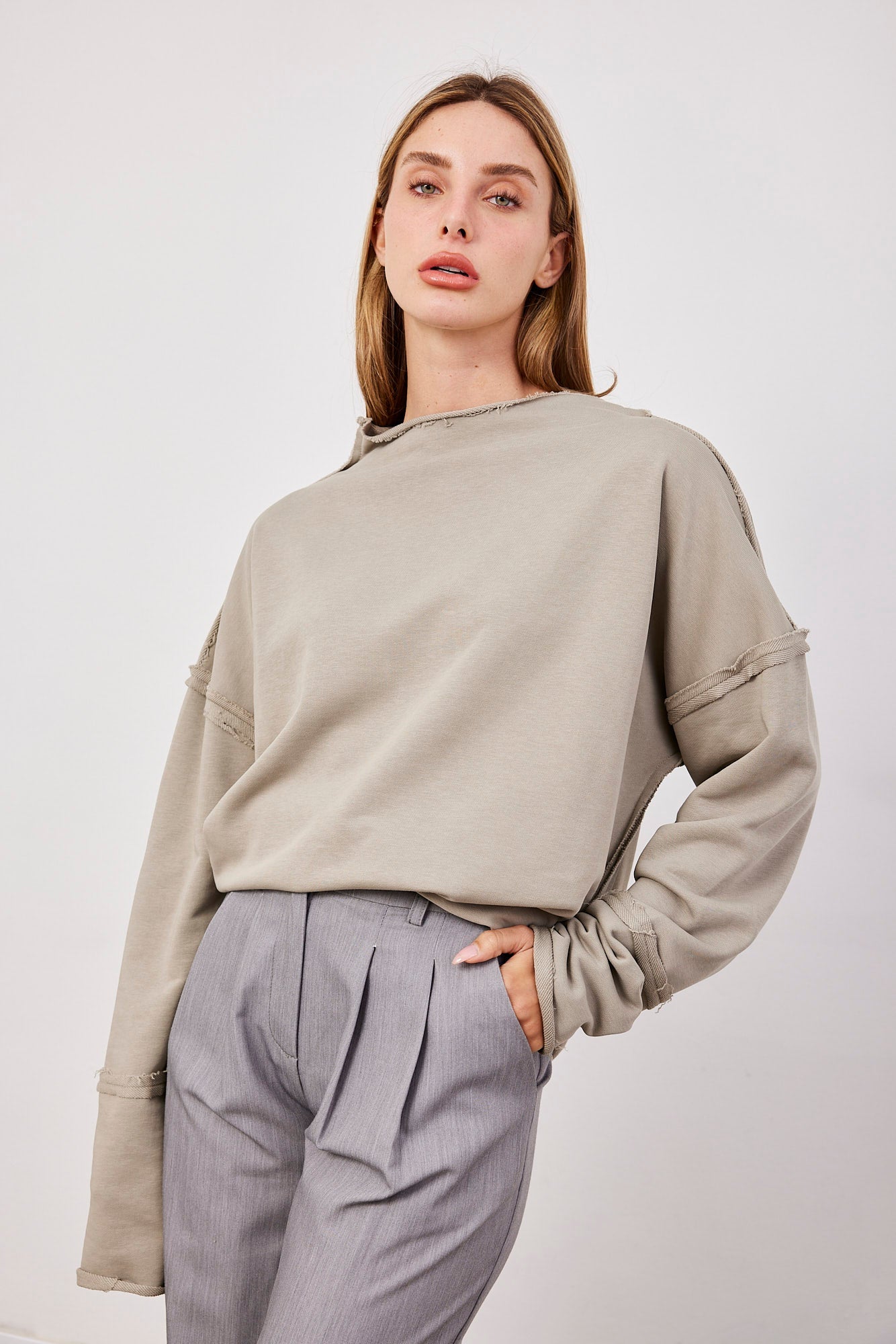 סווטשרט אוברסייז עם תיפורים בולטים - ITAY BRANDS