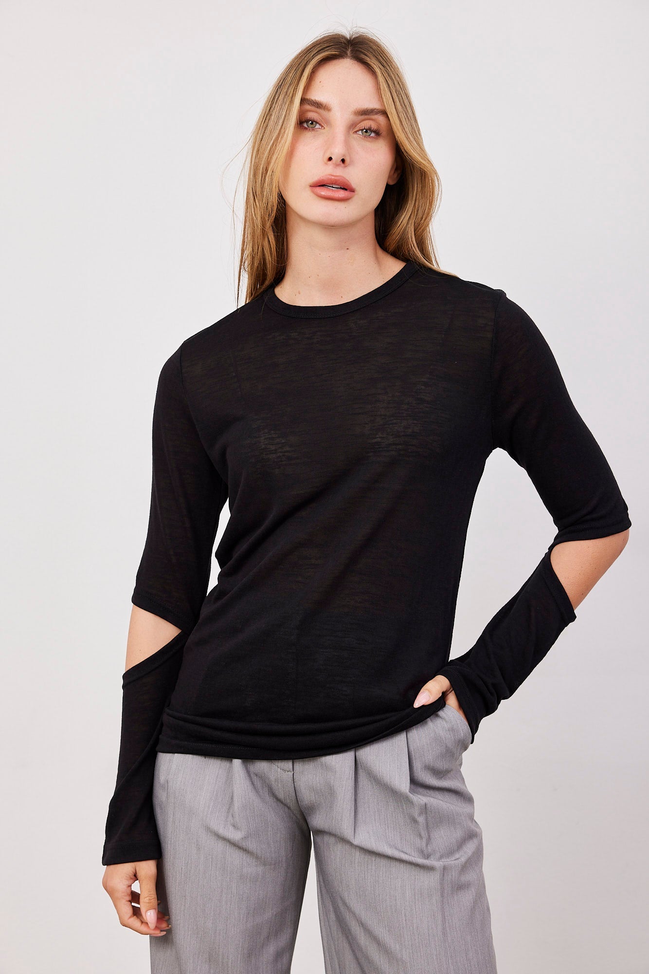 חולצה ארוכה עם פתחים בשרוול - ITAY BRANDS