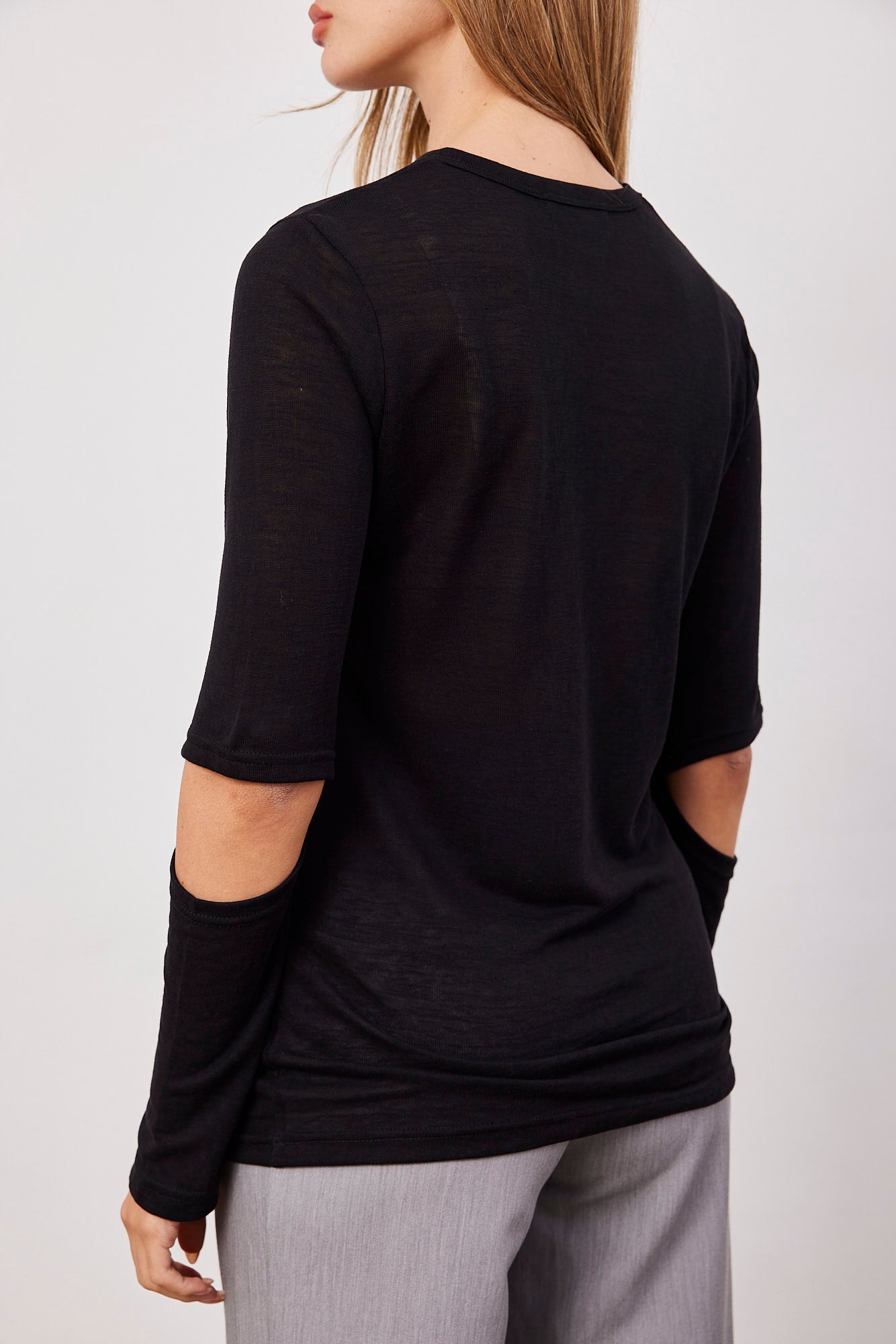 חולצה ארוכה עם פתחים בשרוול - ITAY BRANDS