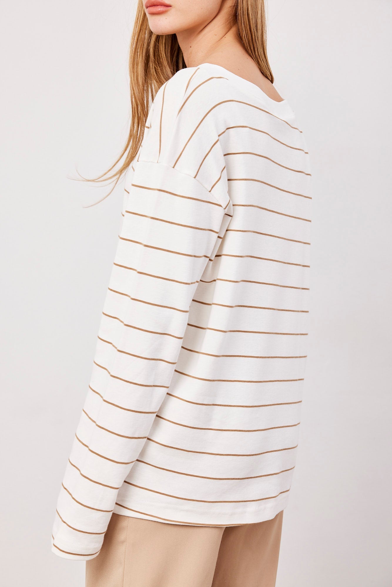 חולצת וי פסים אוברסייז - ITAY BRANDS