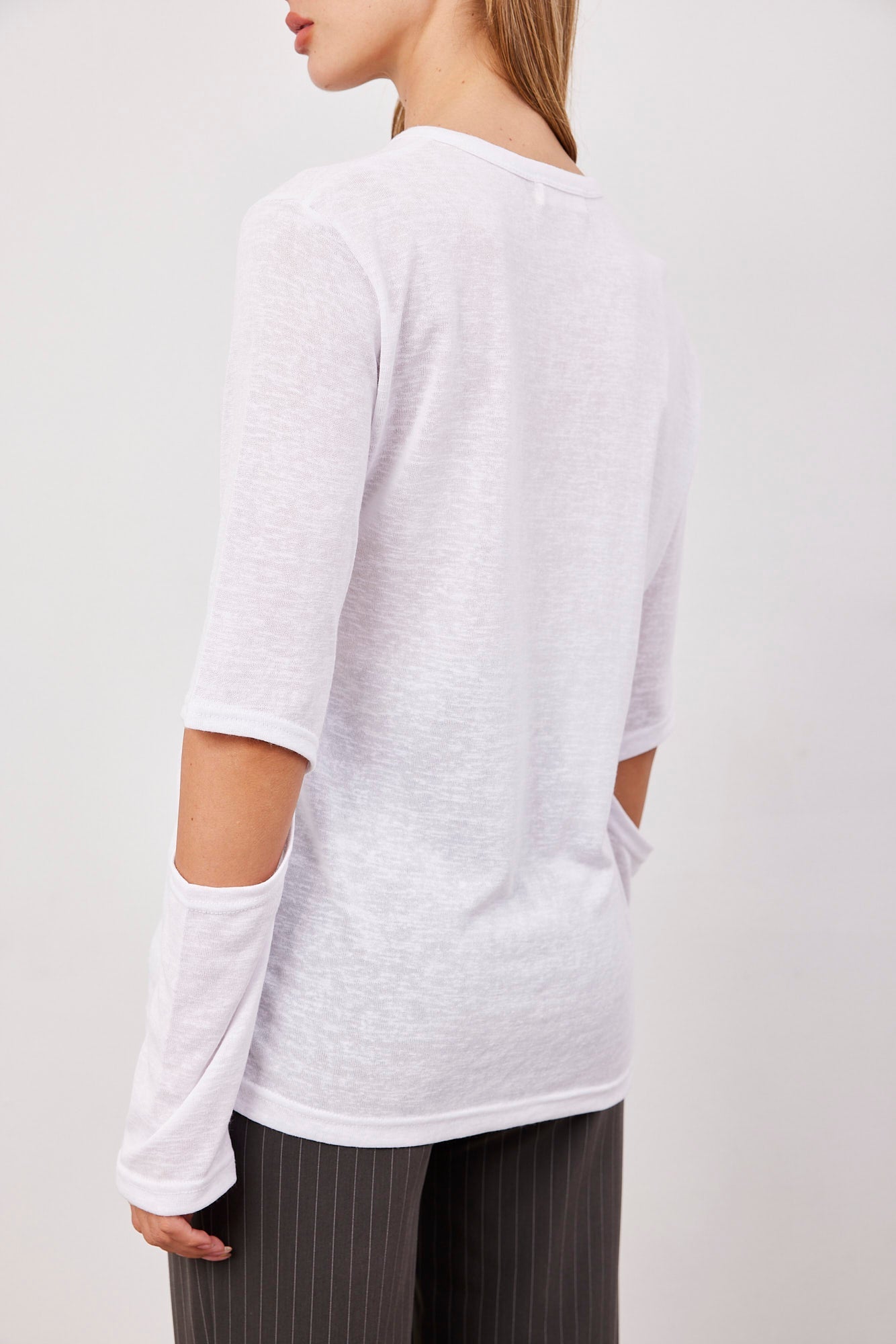 חולצה ארוכה עם פתחים בשרוול - ITAY BRANDS