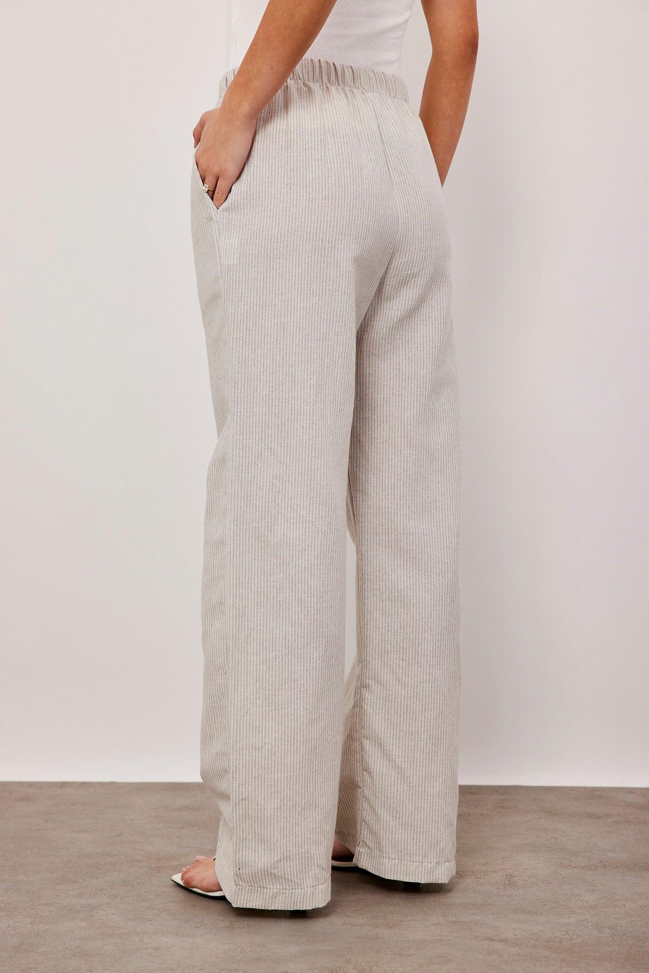 מכנסי פסים ארוכים במראה פשתן - ITAY BRANDS