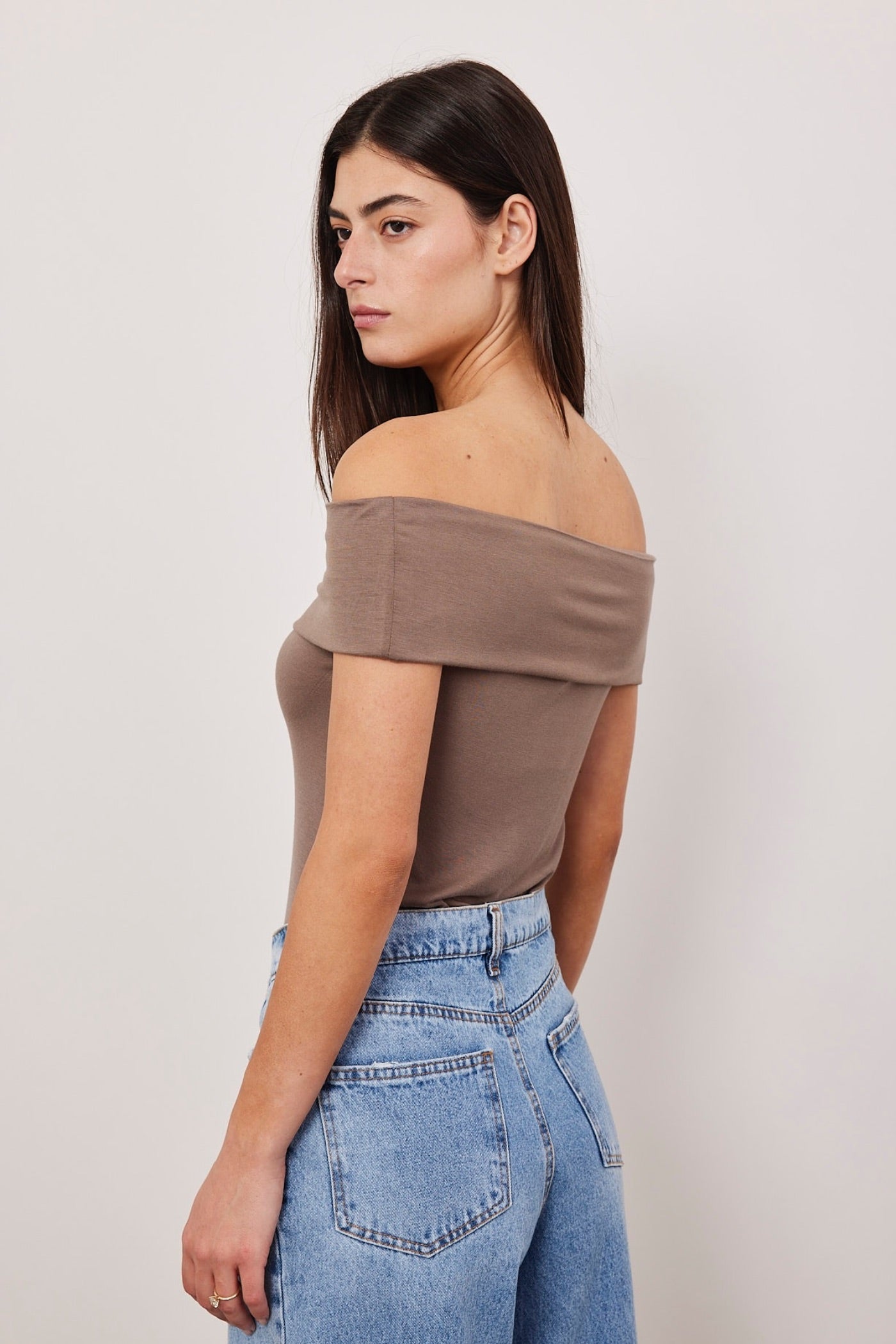 חולצת אוף שולדרס - ITAY BRANDS