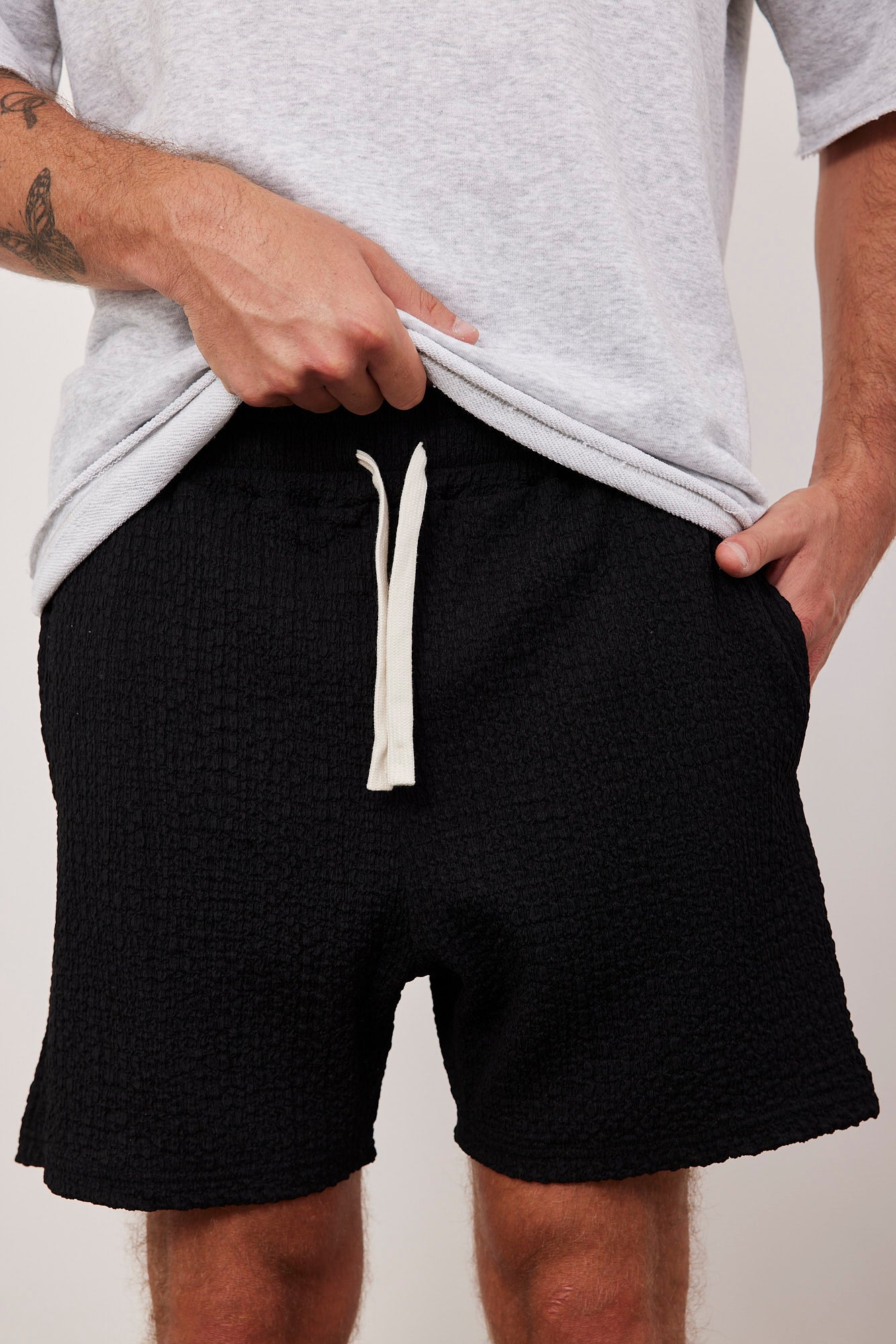 מכנס קצר בטקסטורה - ITAY BRANDS