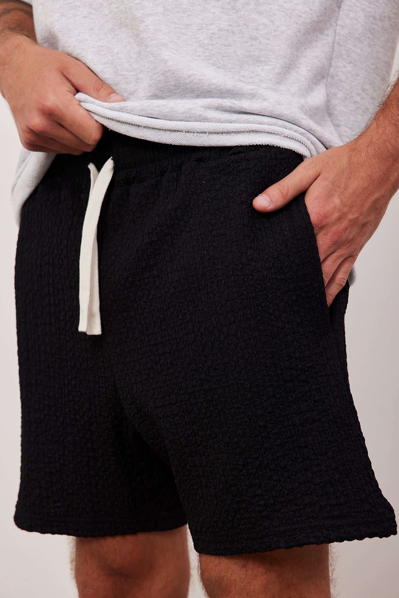 מכנס קצר בטקסטורה - ITAY BRANDS