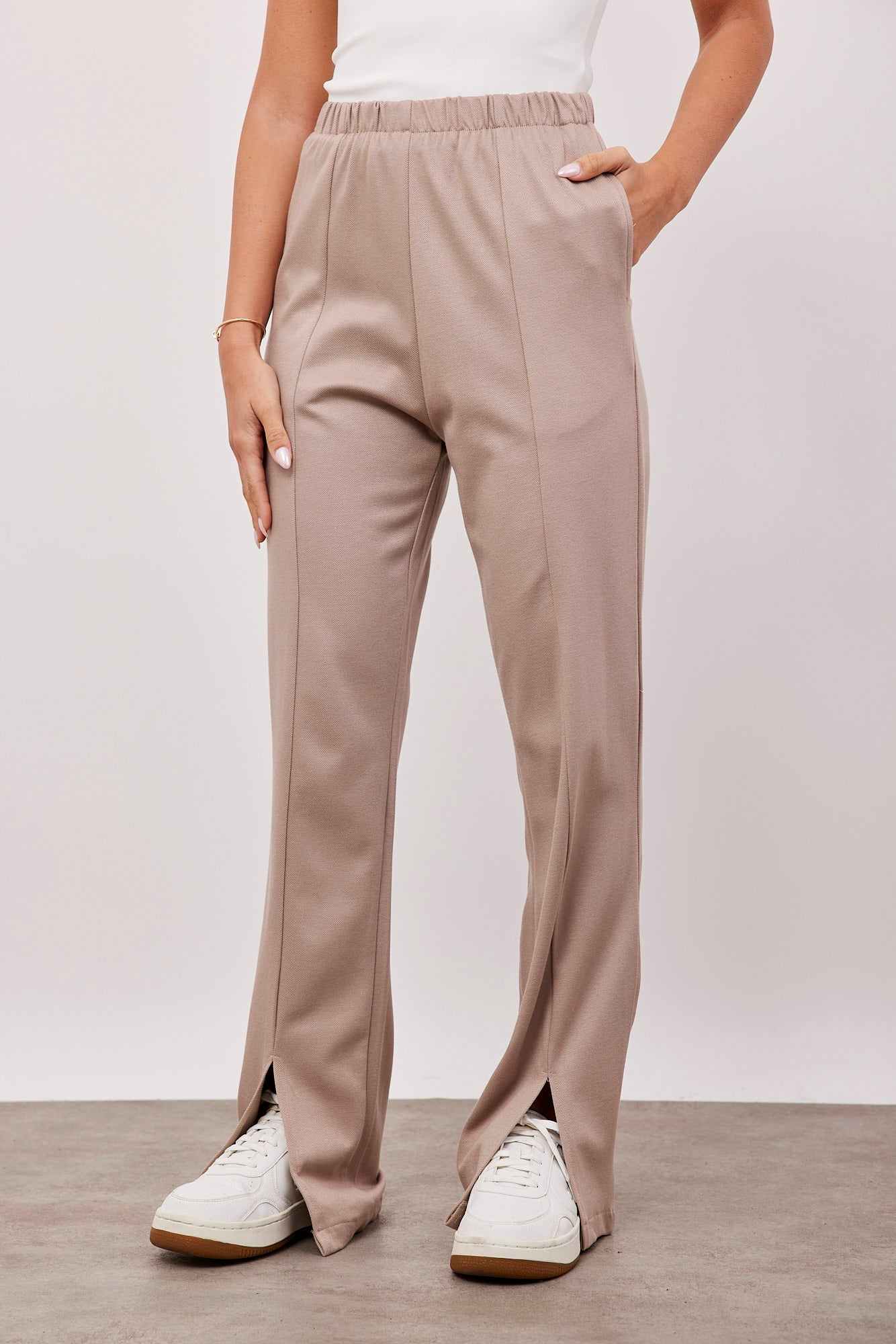 מכנסיים מתרחבים עם שסעים - ITAY BRANDS