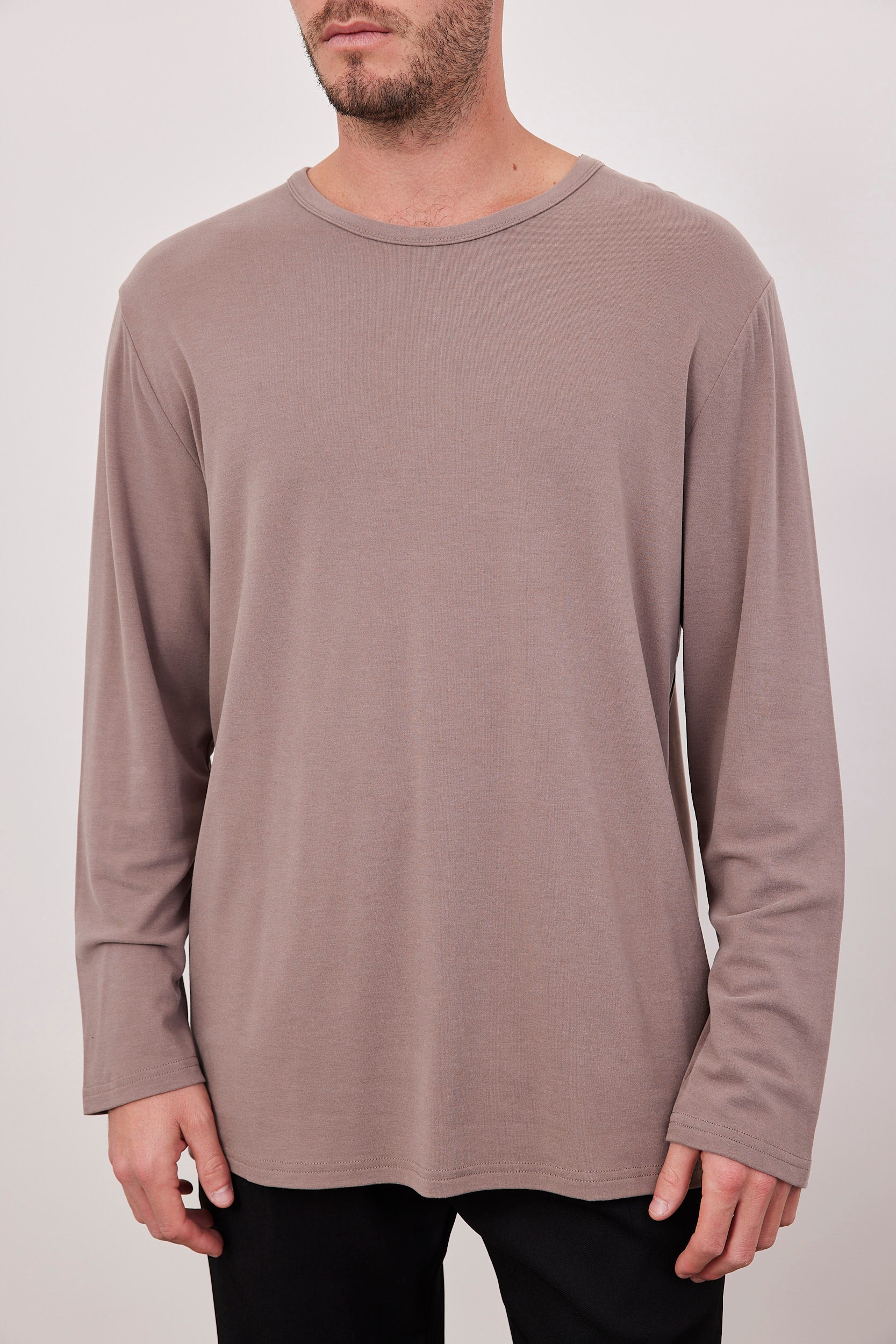 חולצה ארוכה מפתח עגול מובלט