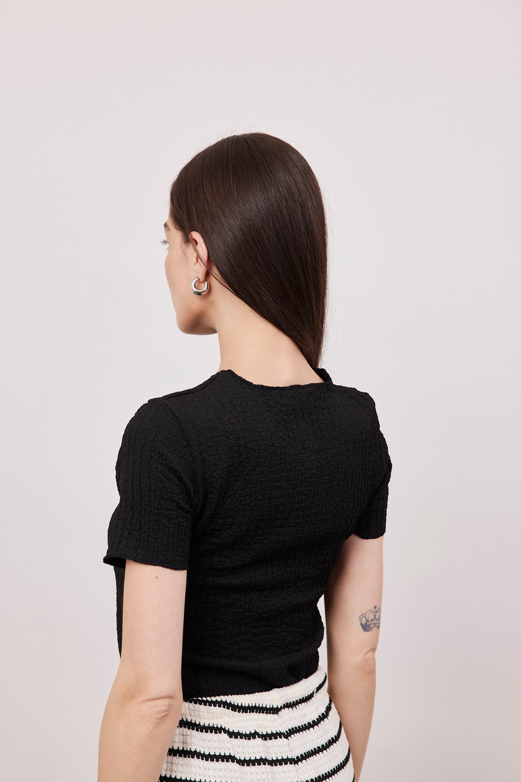 טי-שרט עם טקסטורה