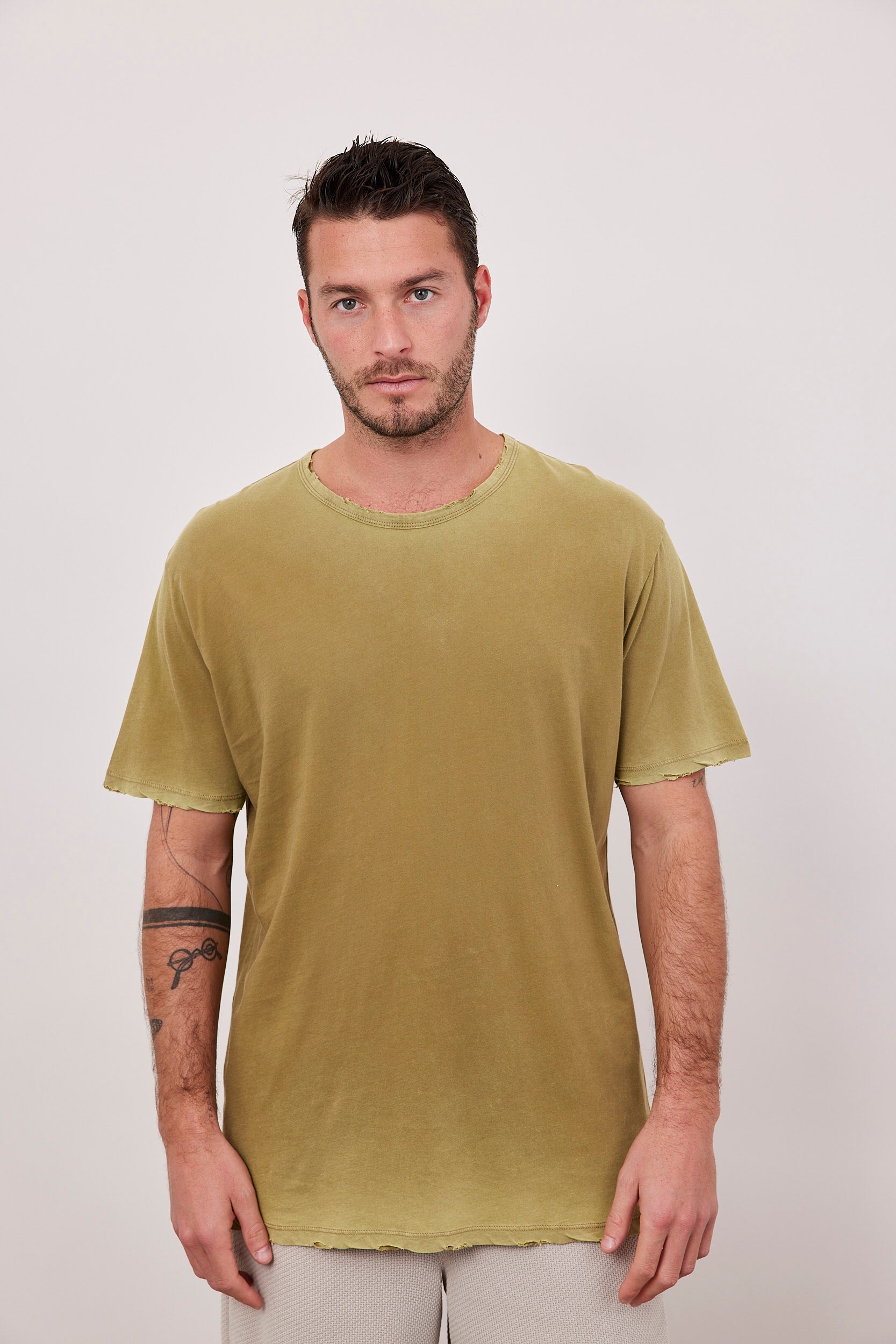 חולצת בייסיק בשטיפת ווש