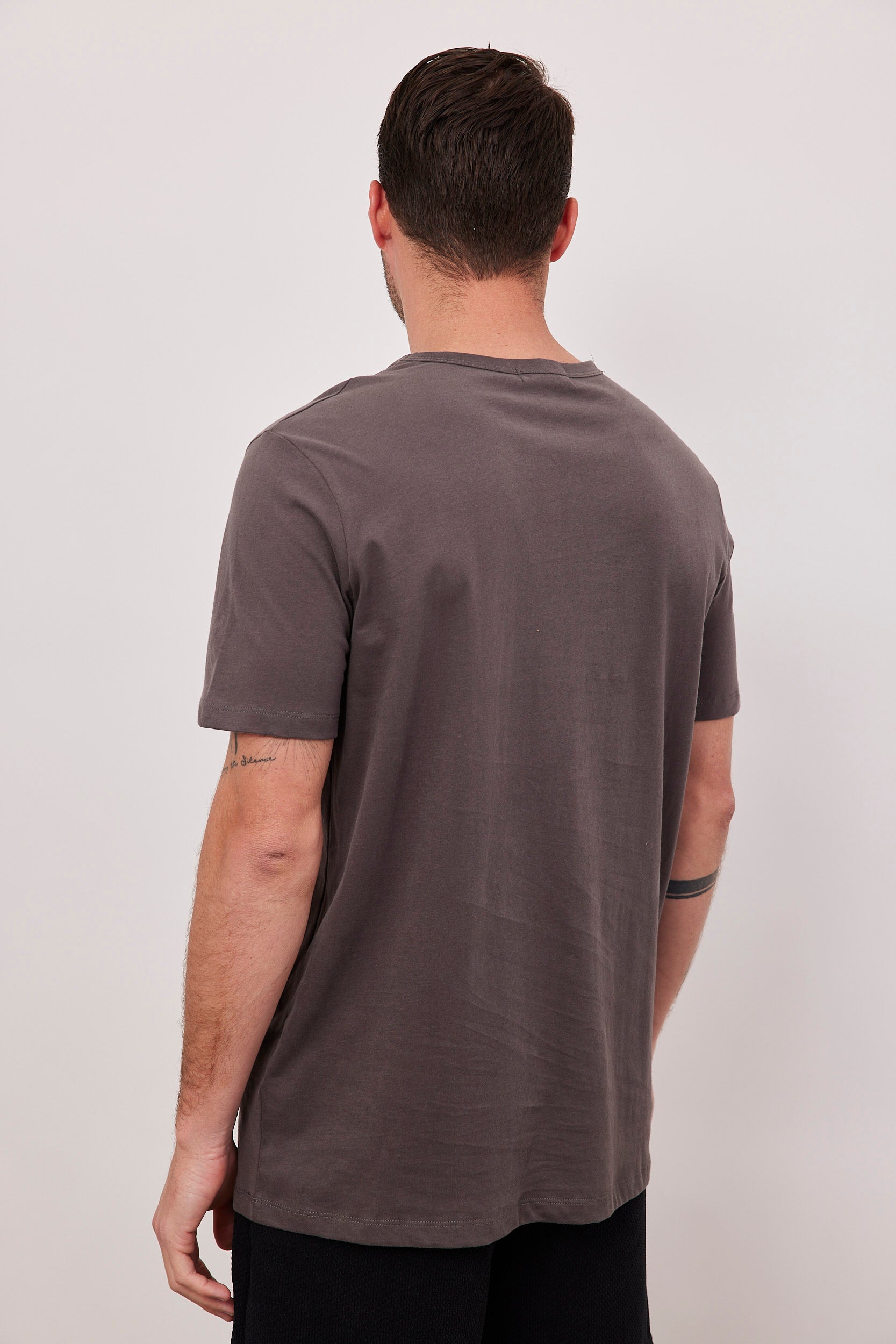 חולצת בייסיק גזרה רחבה