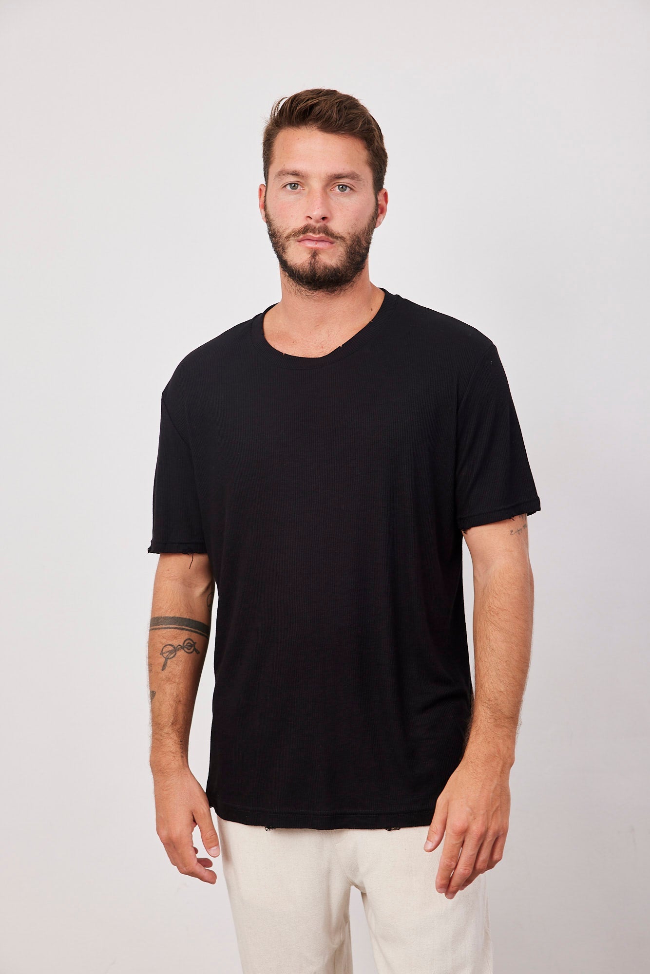 טישרט מבד רך בסיומת קרעים - ITAY BRANDS