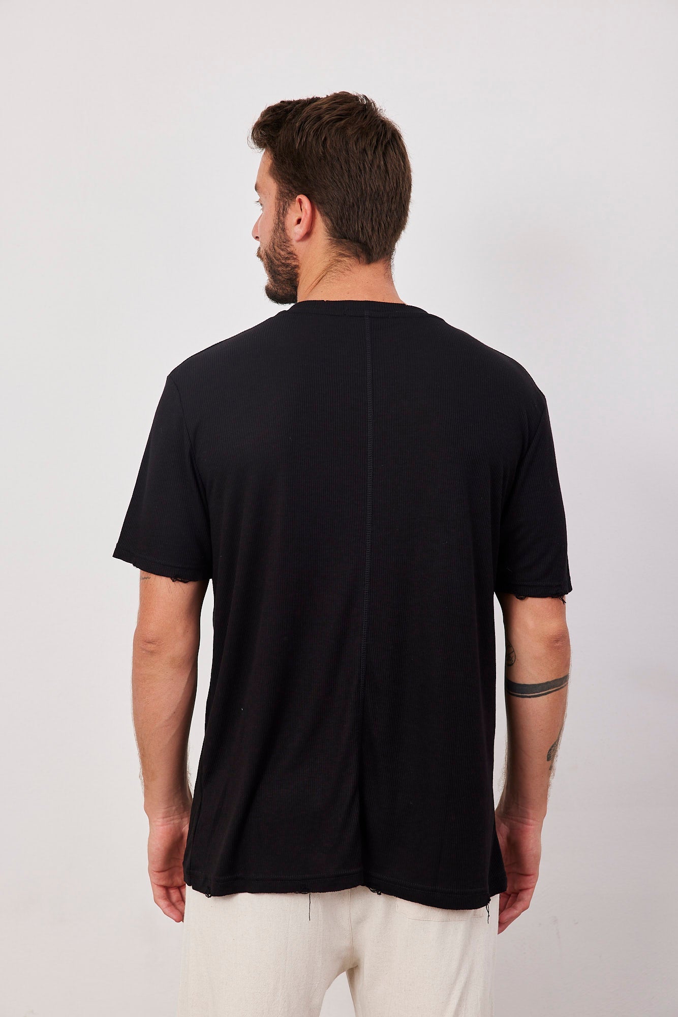 טישרט מבד רך בסיומת קרעים - ITAY BRANDS