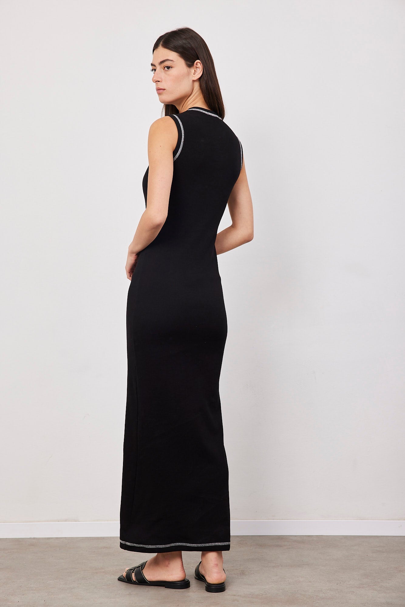 שמלת מקסי עם תיפורים - ITAY BRANDS