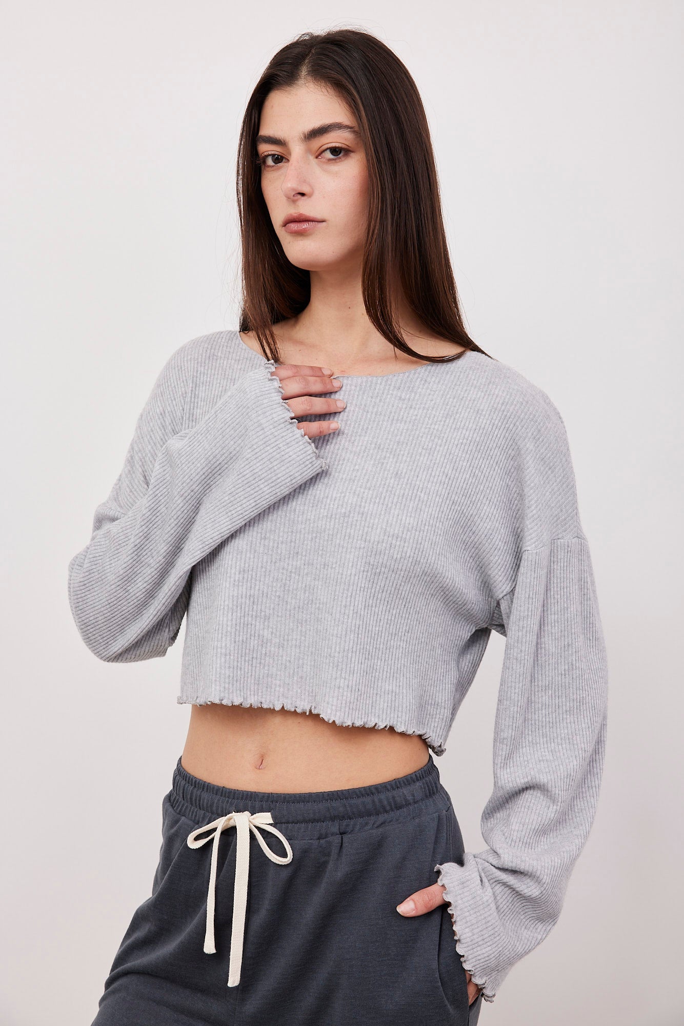 חולצת קרופ בגימור בייבלוק - ITAY BRANDS