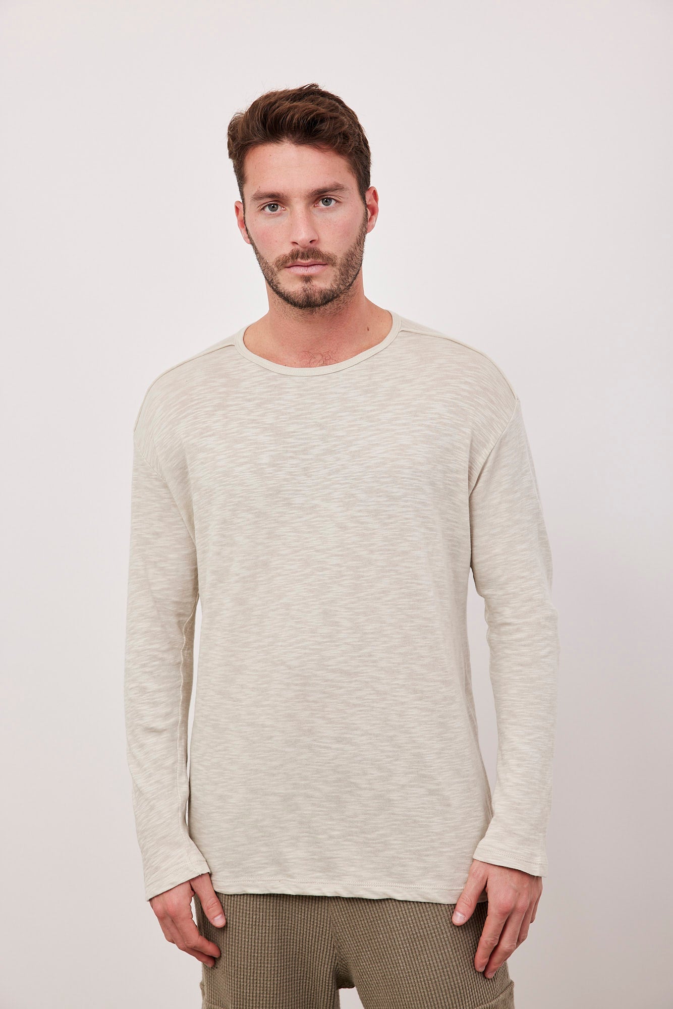 חולצה במראה פשתן עם תיפור בולט - ITAY BRANDS