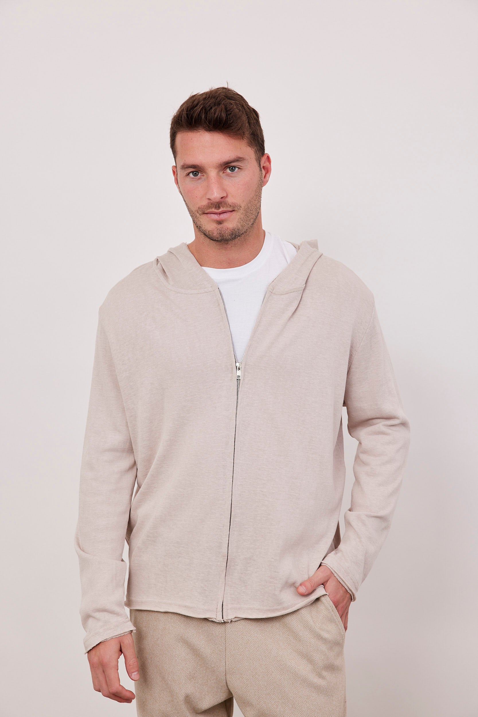 גקט קפוצון בסגירת רוכסן