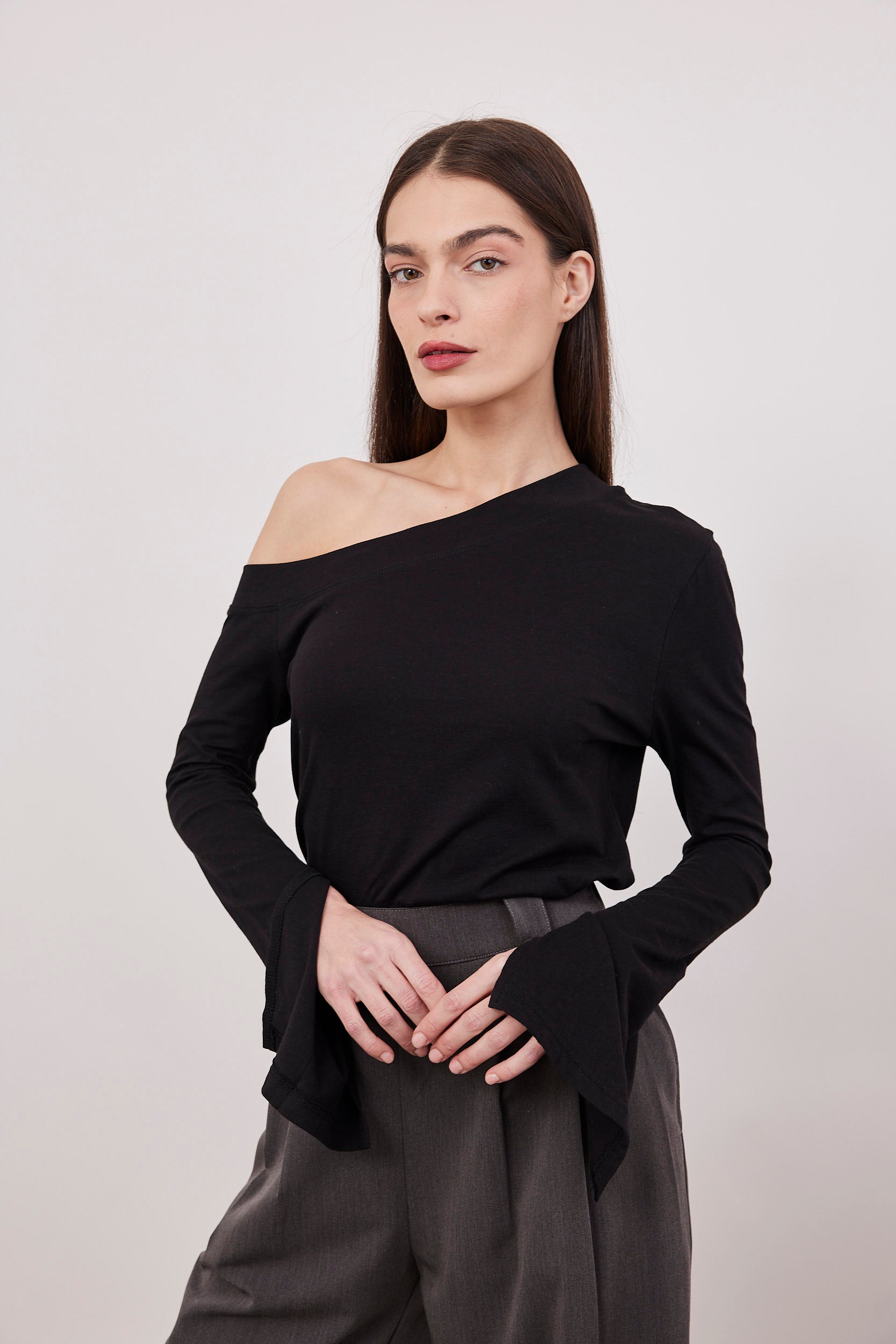 חולצה ארוכה אוף שולדר