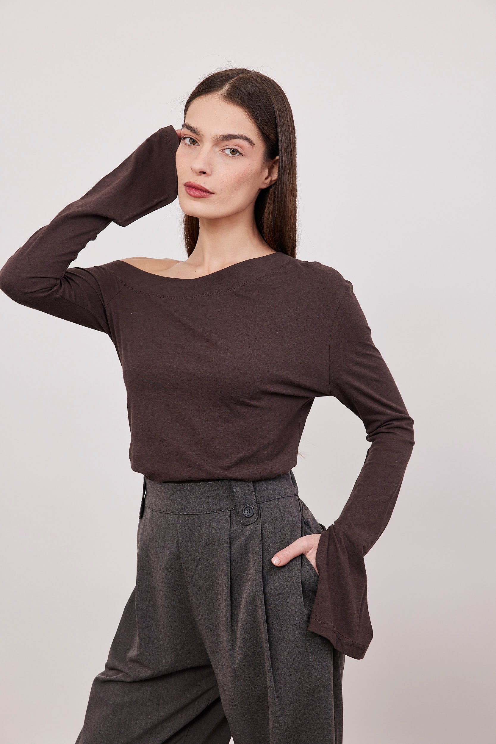 חולצה ארוכה אוף שולדר