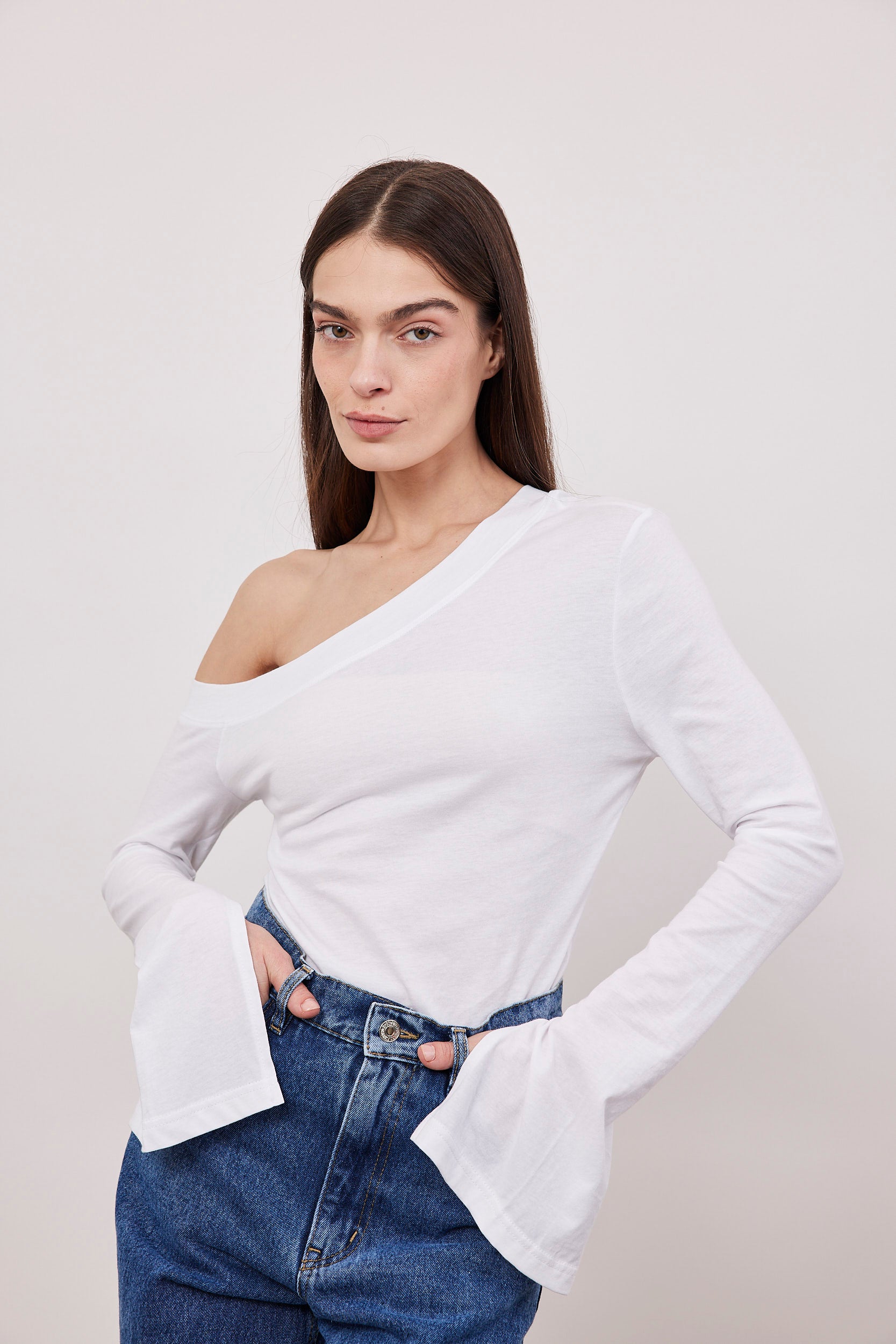 חולצה ארוכה אוף שולדר