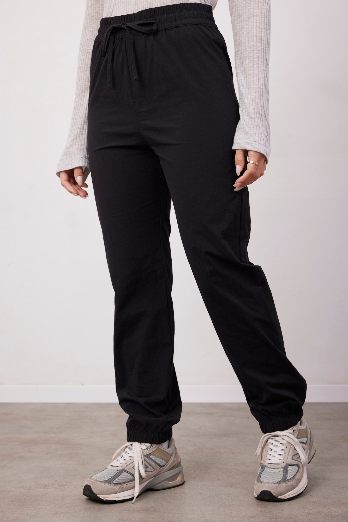 מכנס ניילון עם גומי וקשירה - ITAY BRANDS