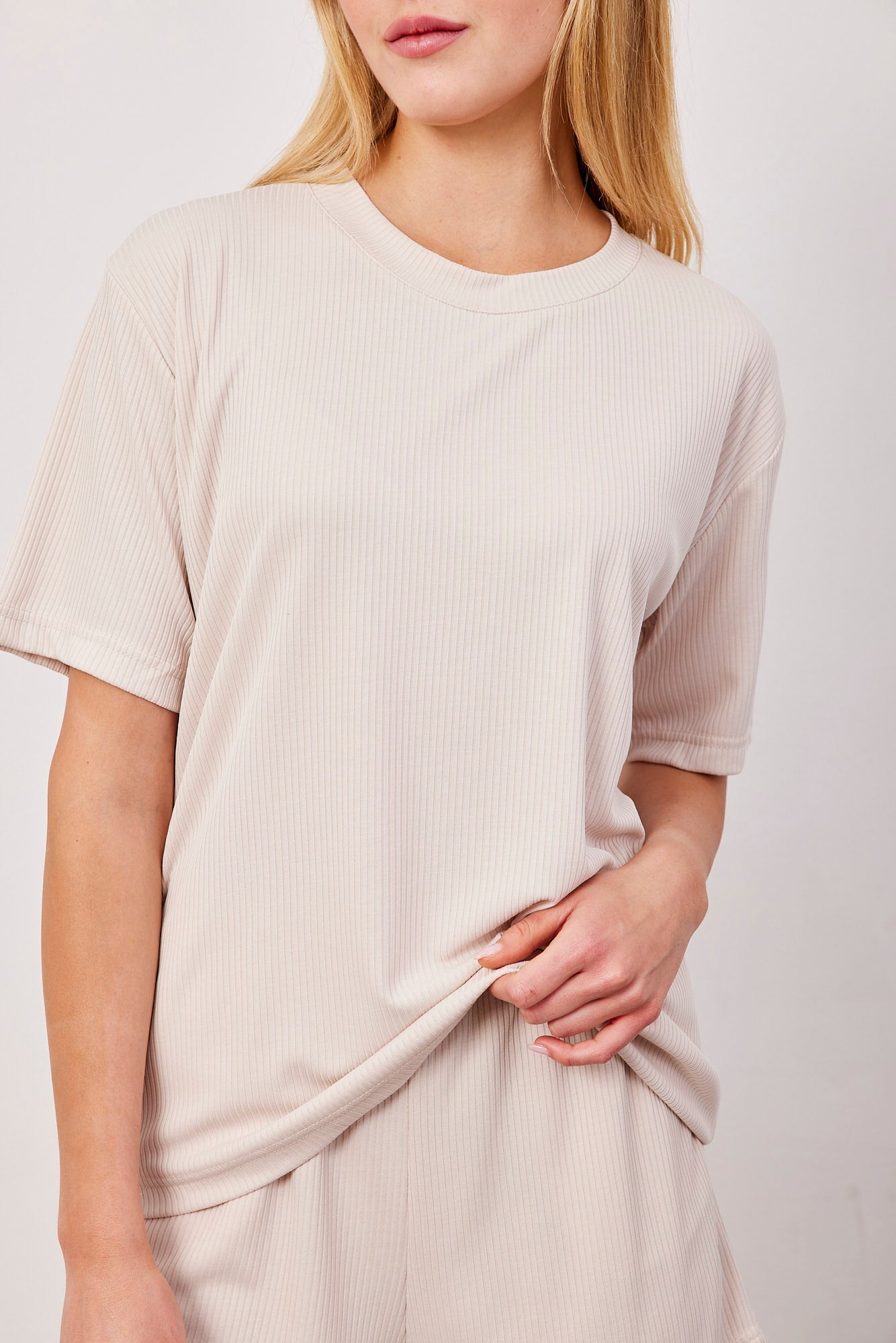 חליפת שורטס בטקסטורת פסים