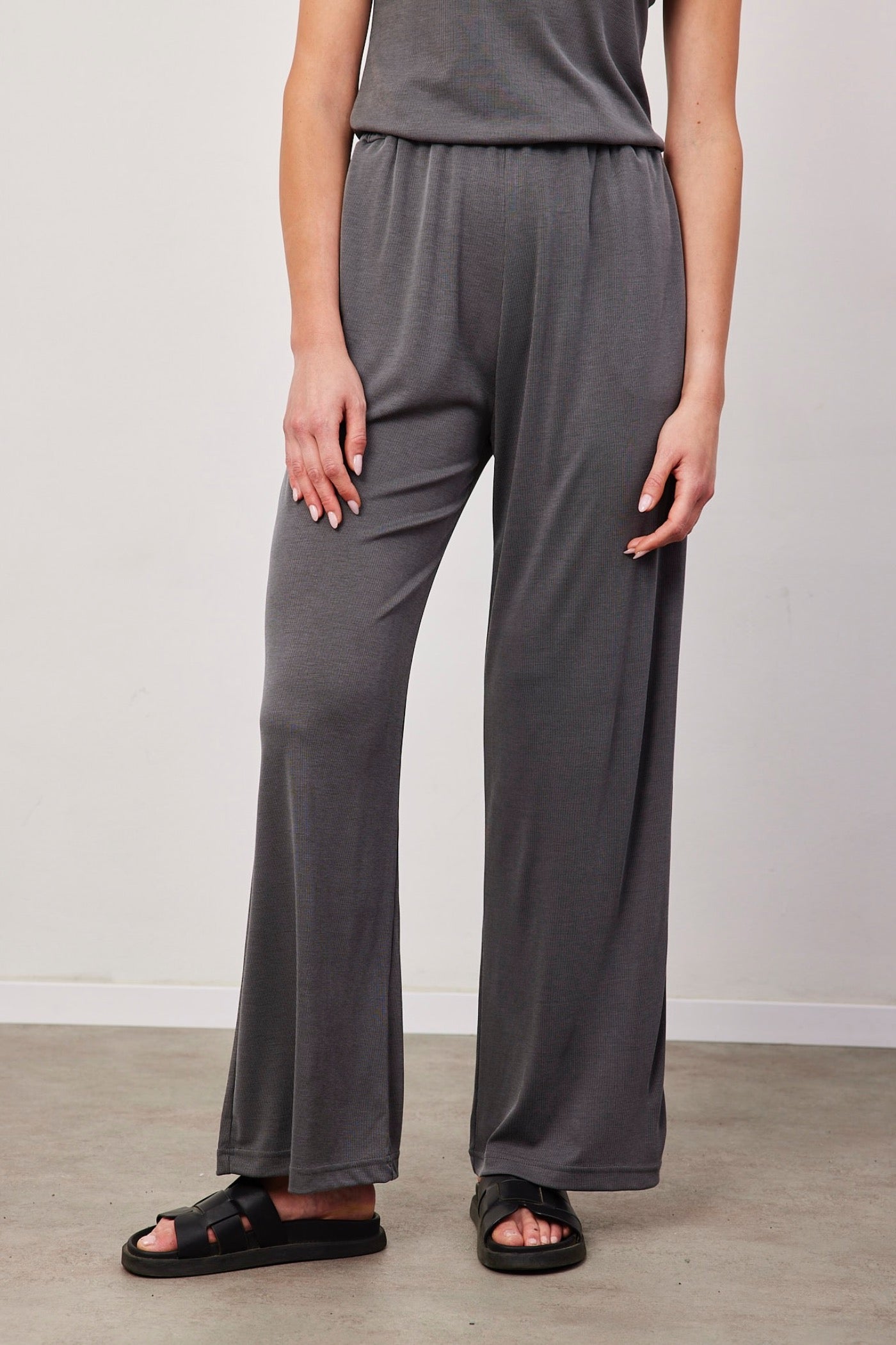 חליפת וואן שולדר מבד מודל - ITAY BRANDS