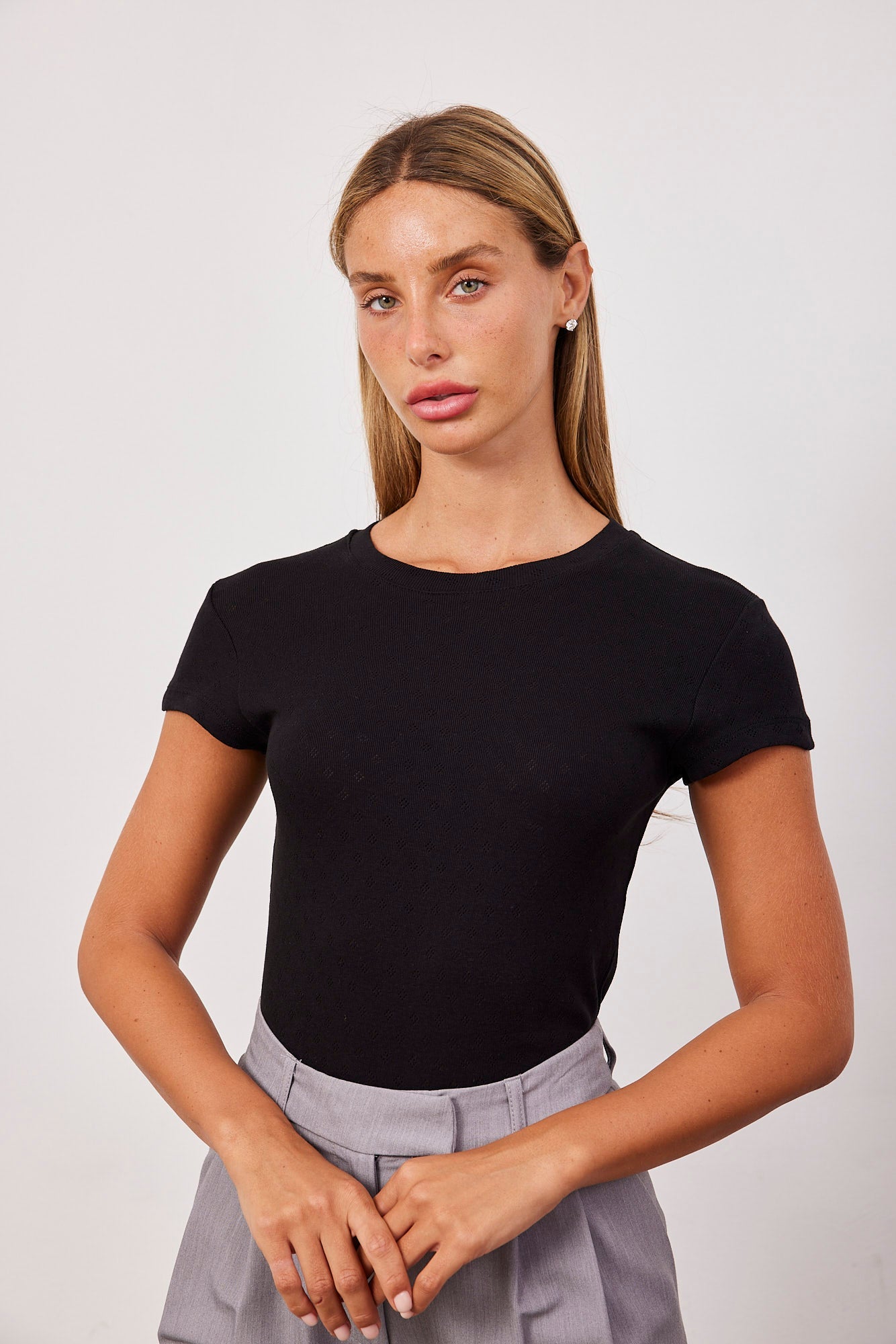 טי-שרט עם חירורים - ITAY BRANDS