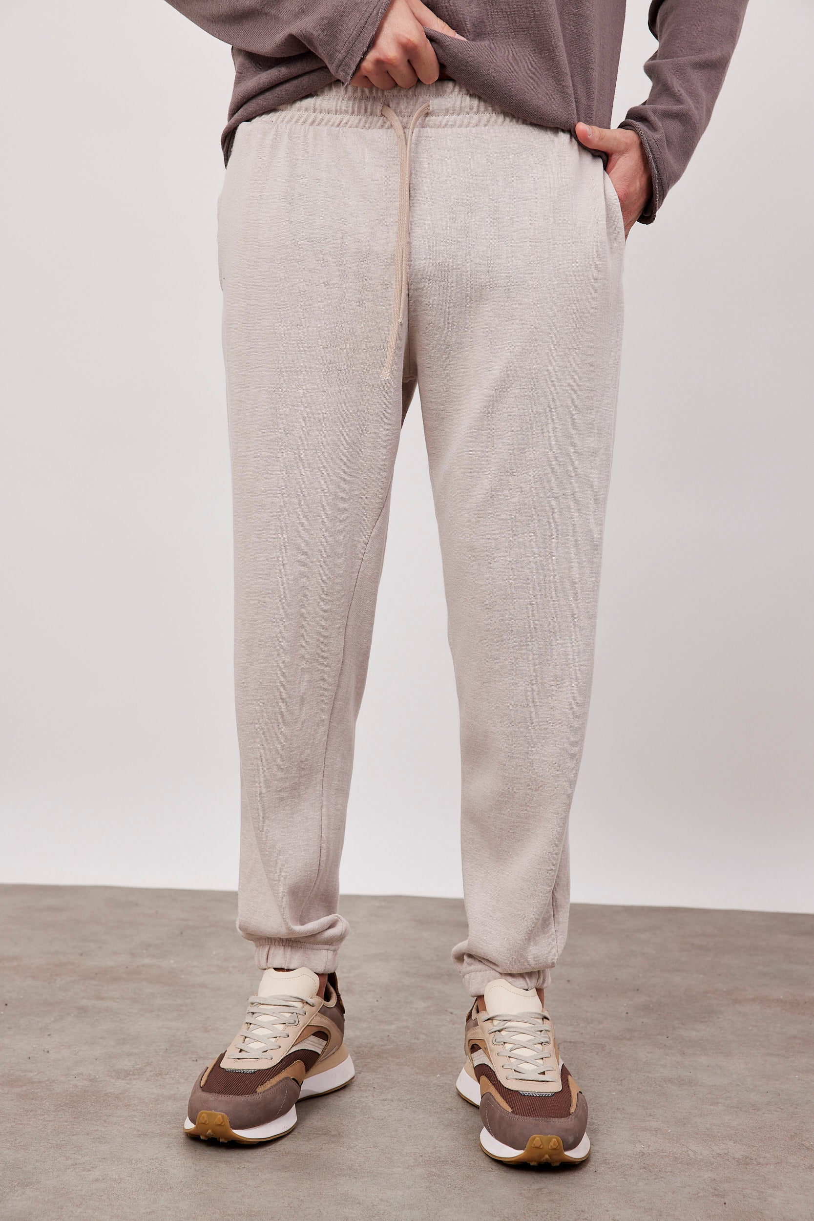 מכנסיים ארוכים בסיומת גומי