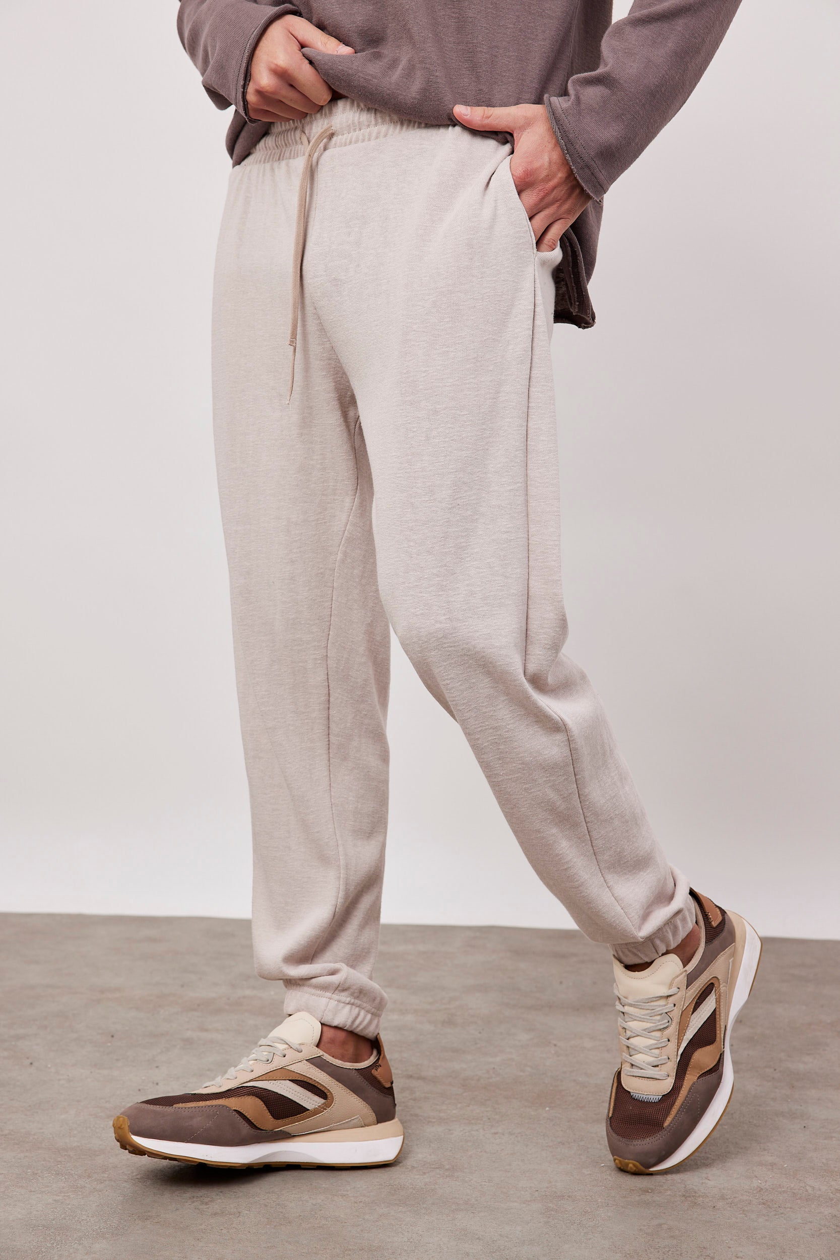 מכנסיים ארוכים בסיומת גומי