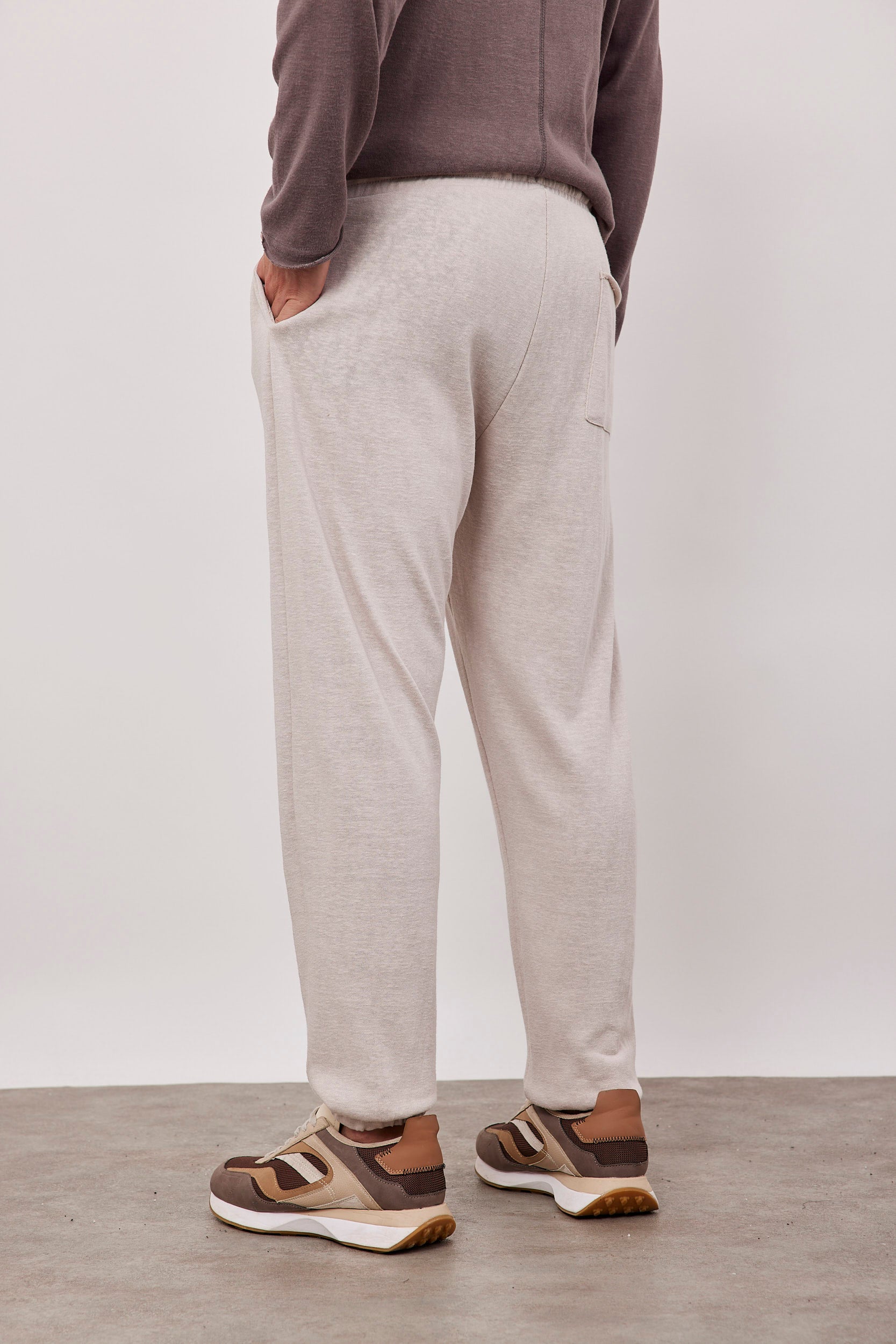 מכנסיים ארוכים בסיומת גומי