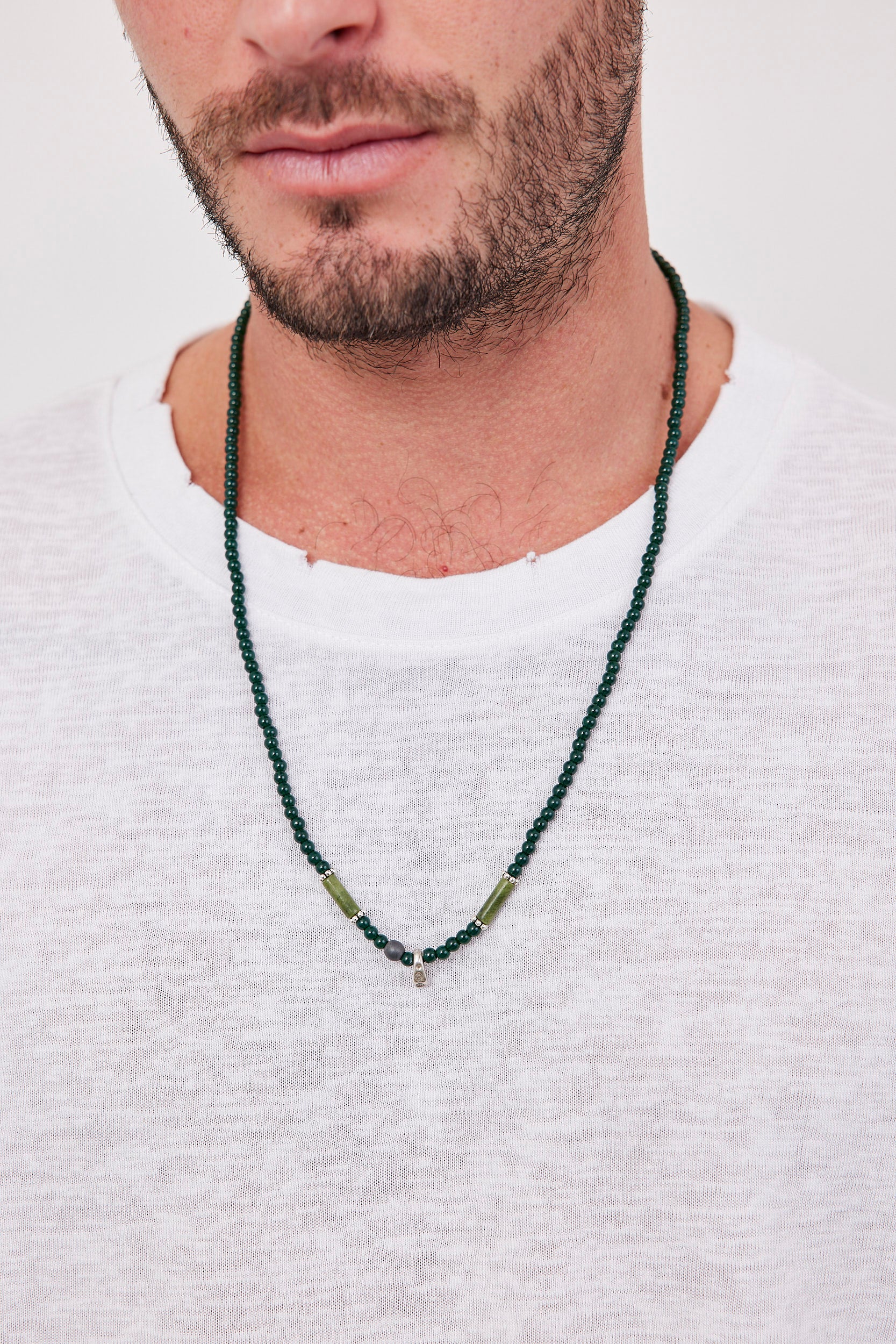 שרשרת בשילוב חרוזים ותליון