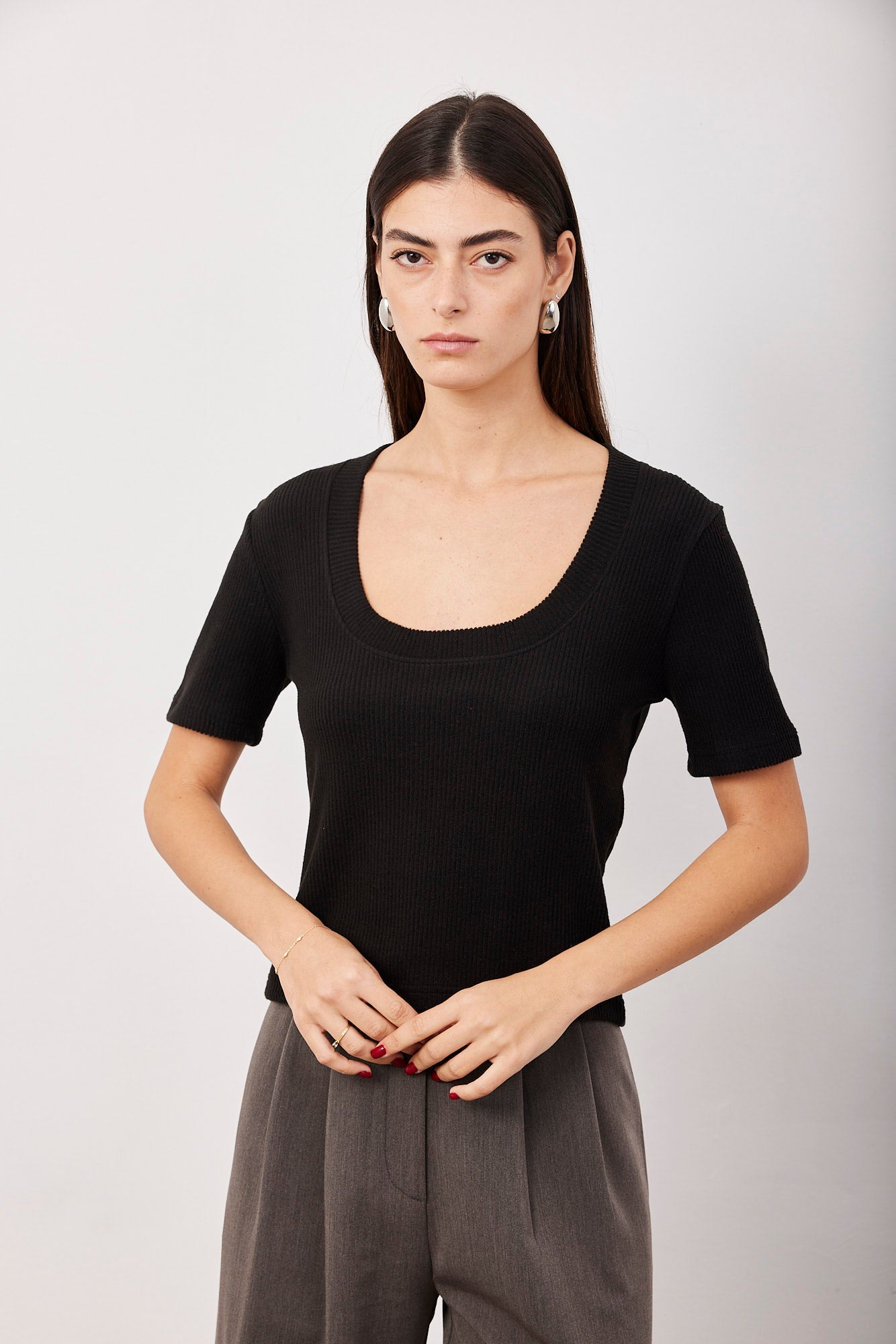 חולצת סריג עם מחשוף עגול - ITAY BRANDS