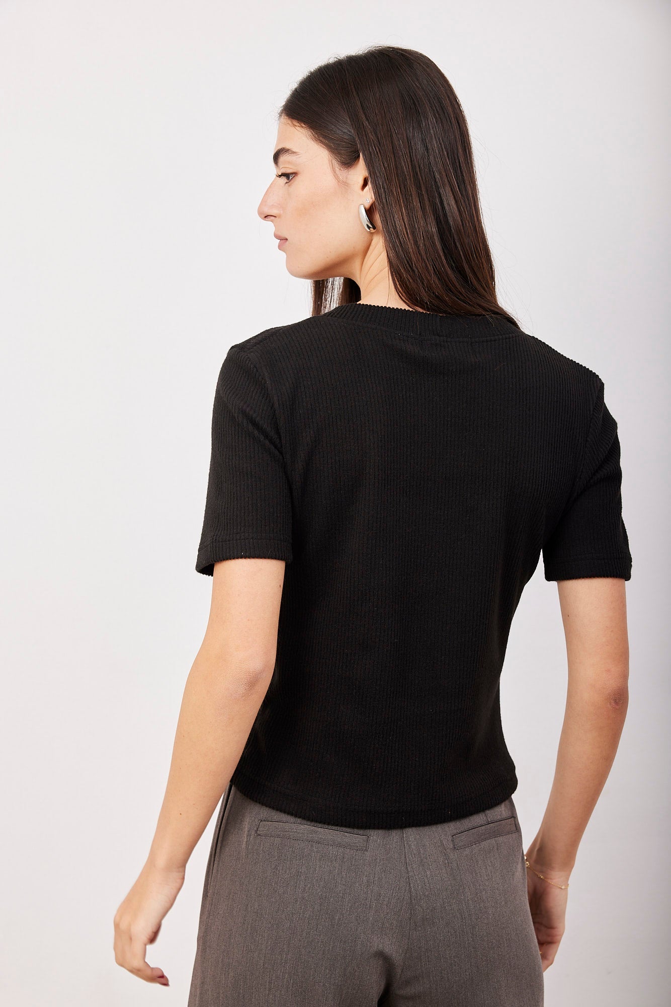 חולצת סריג עם מחשוף עגול - ITAY BRANDS