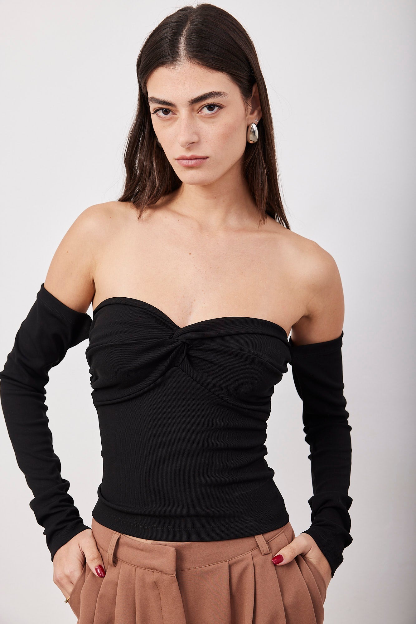 חולצת אוף שולדרס עם סיבוב - ITAY BRANDS