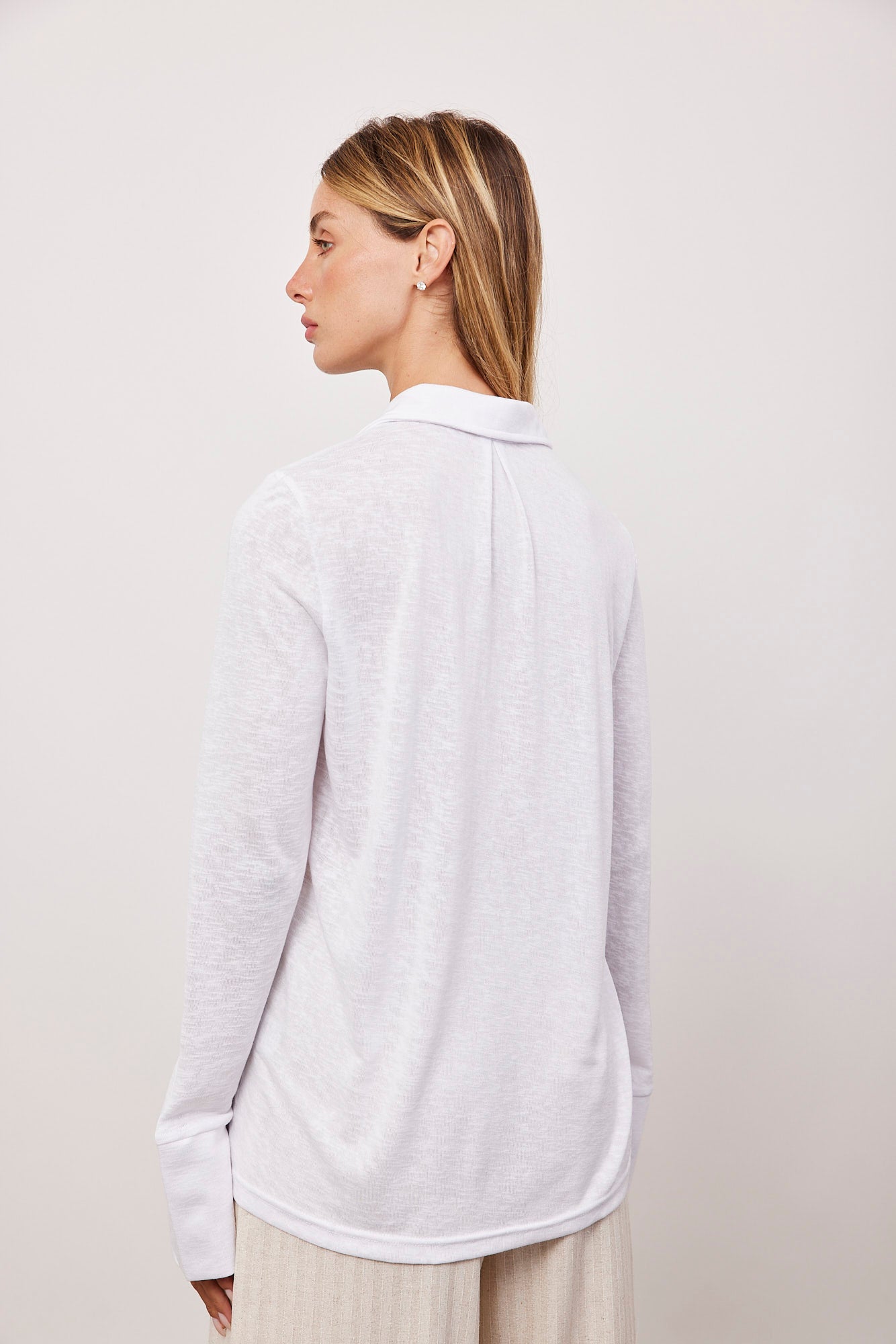 מכופתרת שקפקפה עם שרוולים מתרחבים - ITAY BRANDS