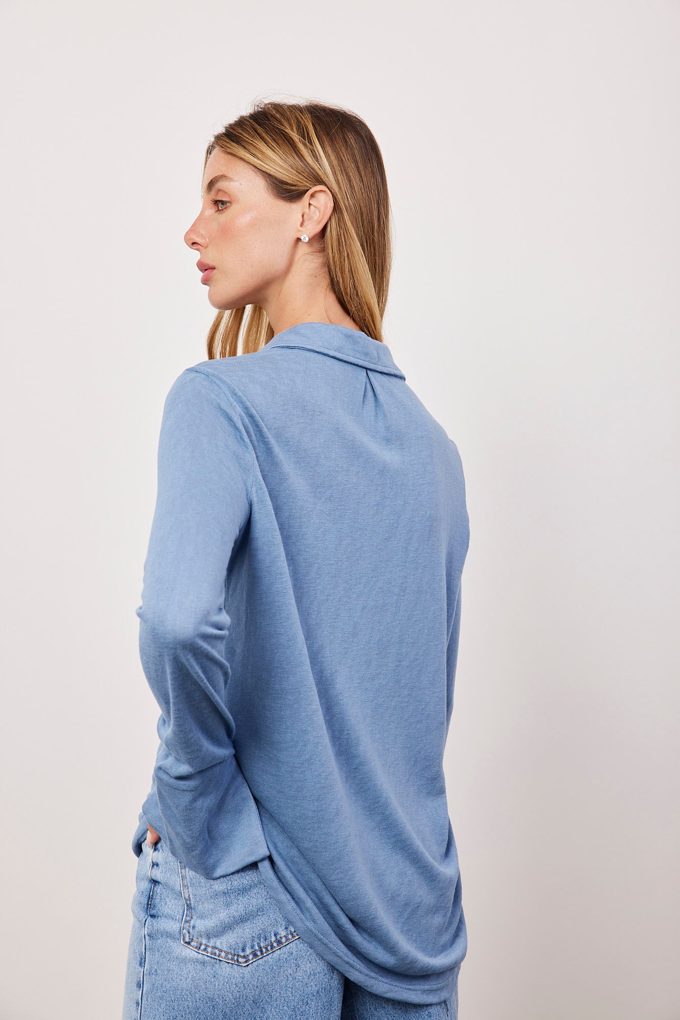 מכופתרת שקפקפה עם שרוולים מתרחבים - ITAY BRANDS