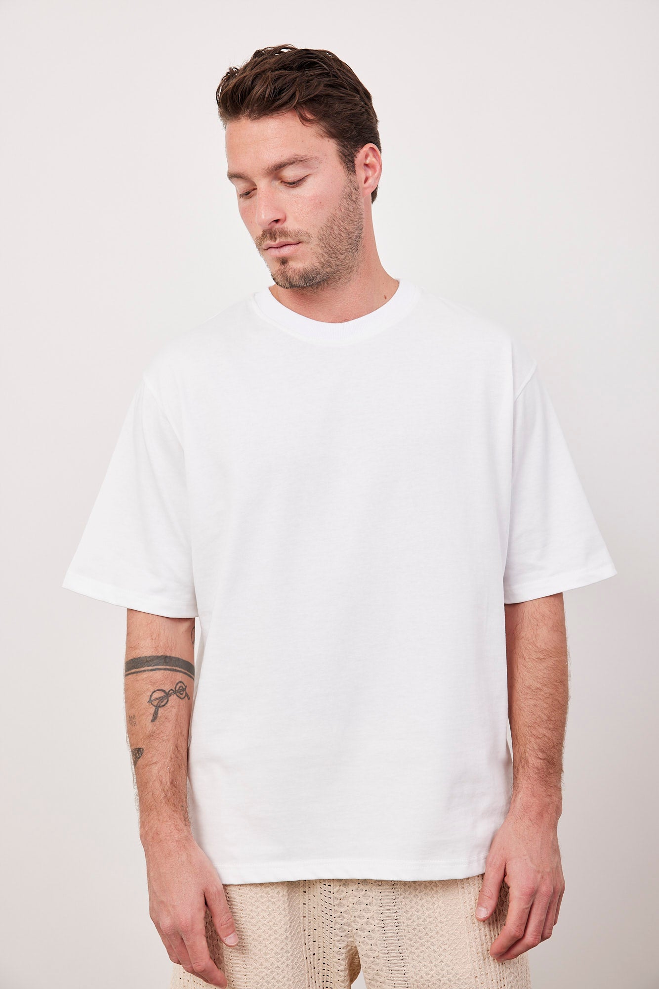 טי-שרט כותנה בגזרה רחבה