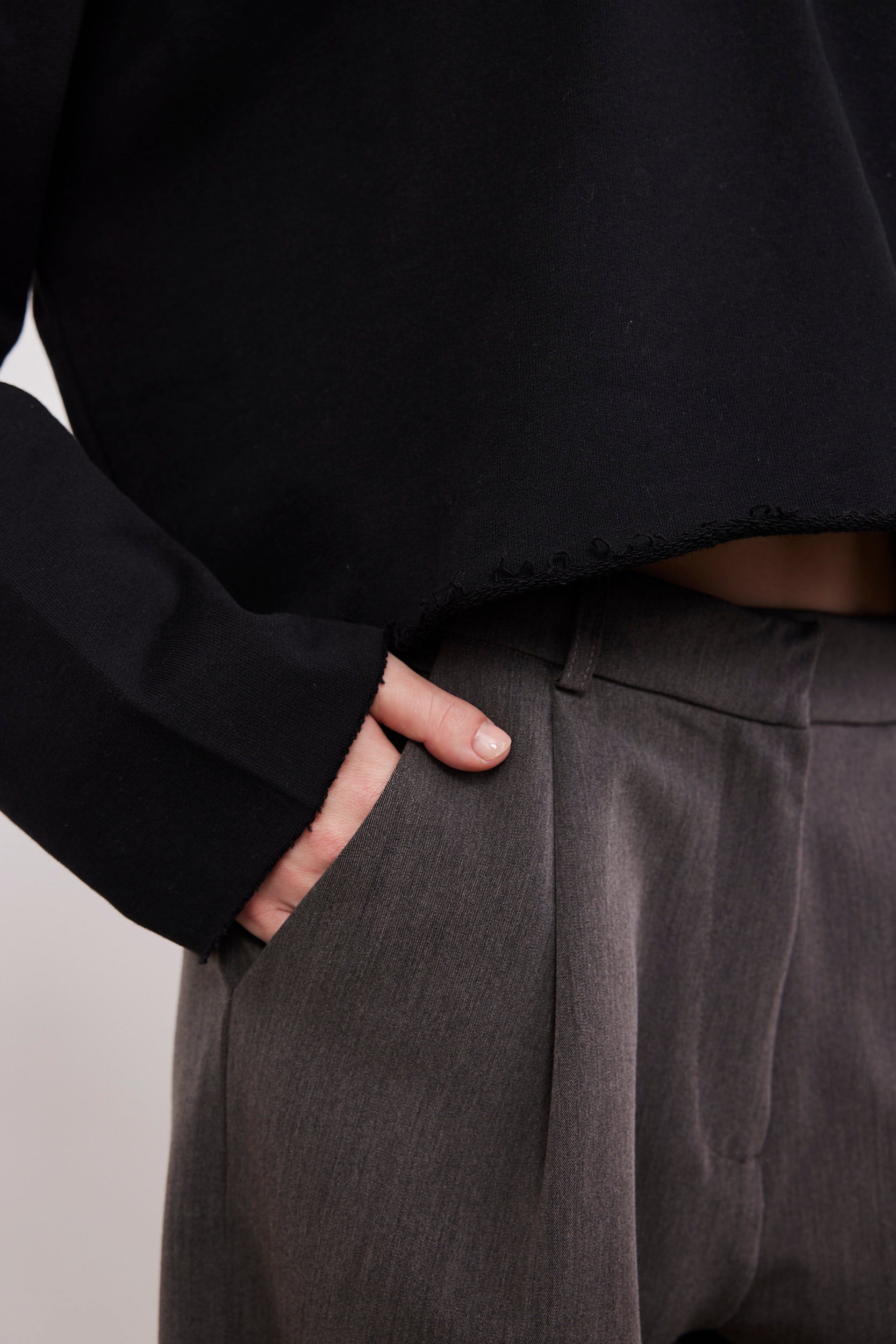 סווטשרט קרופ בסיומת גזורה