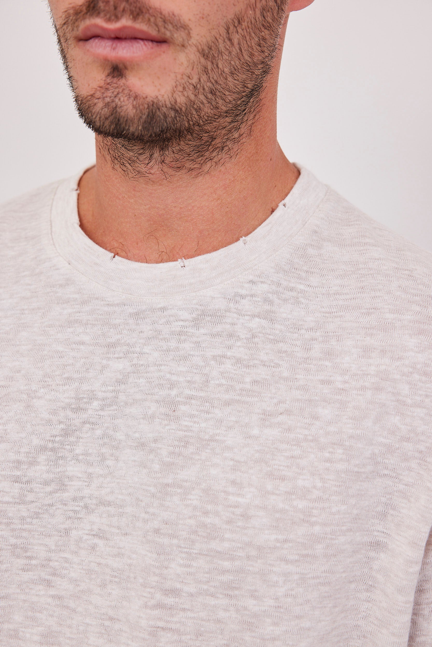 חולצת קרעים ארוכה במראה פשתן