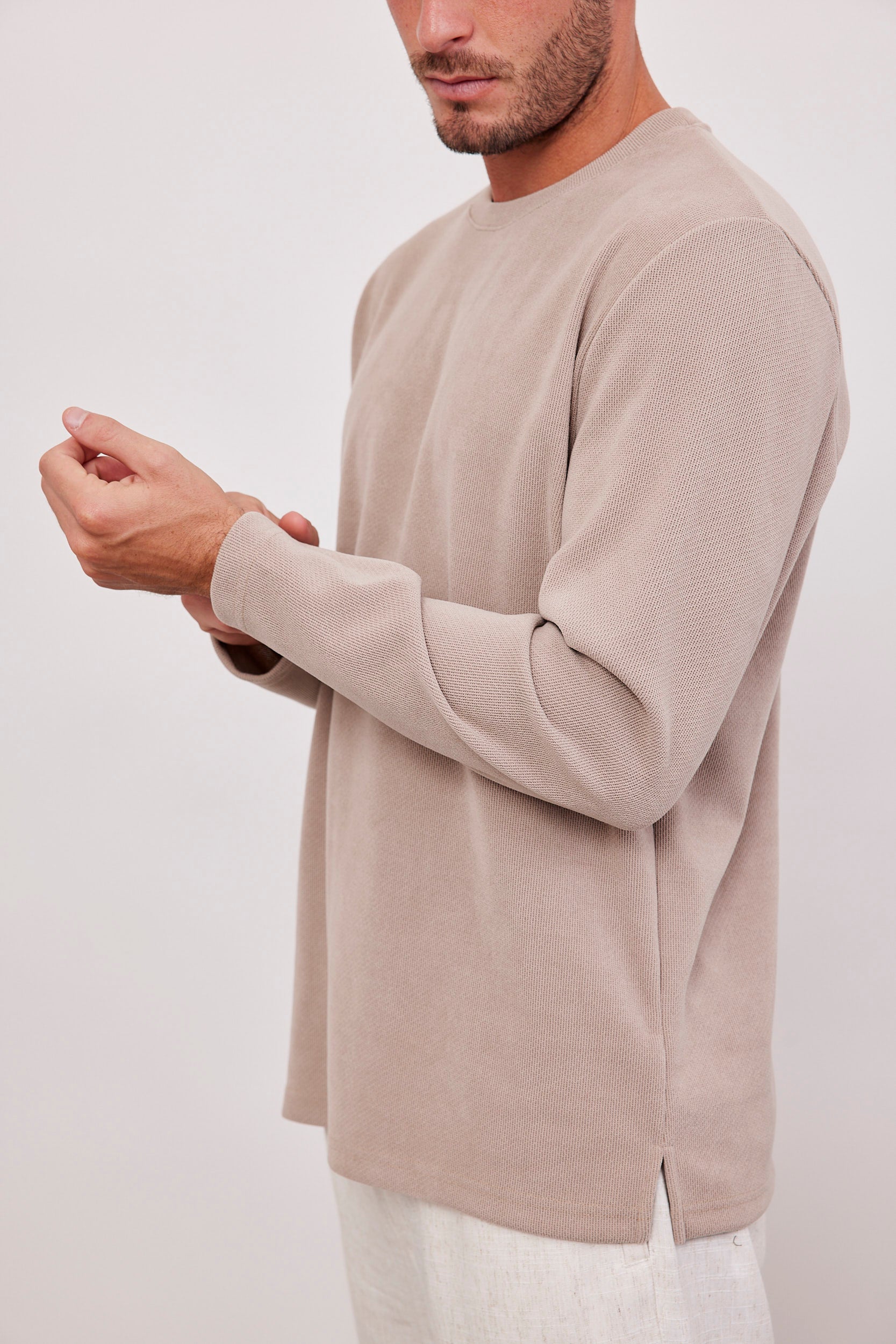 סריג ארוך מפתח עגול