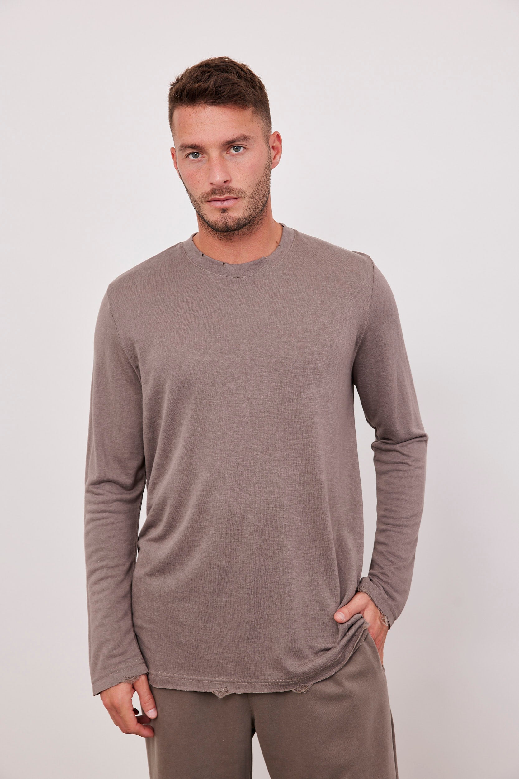 חולצת קרעים ארוכה במראה פשתן