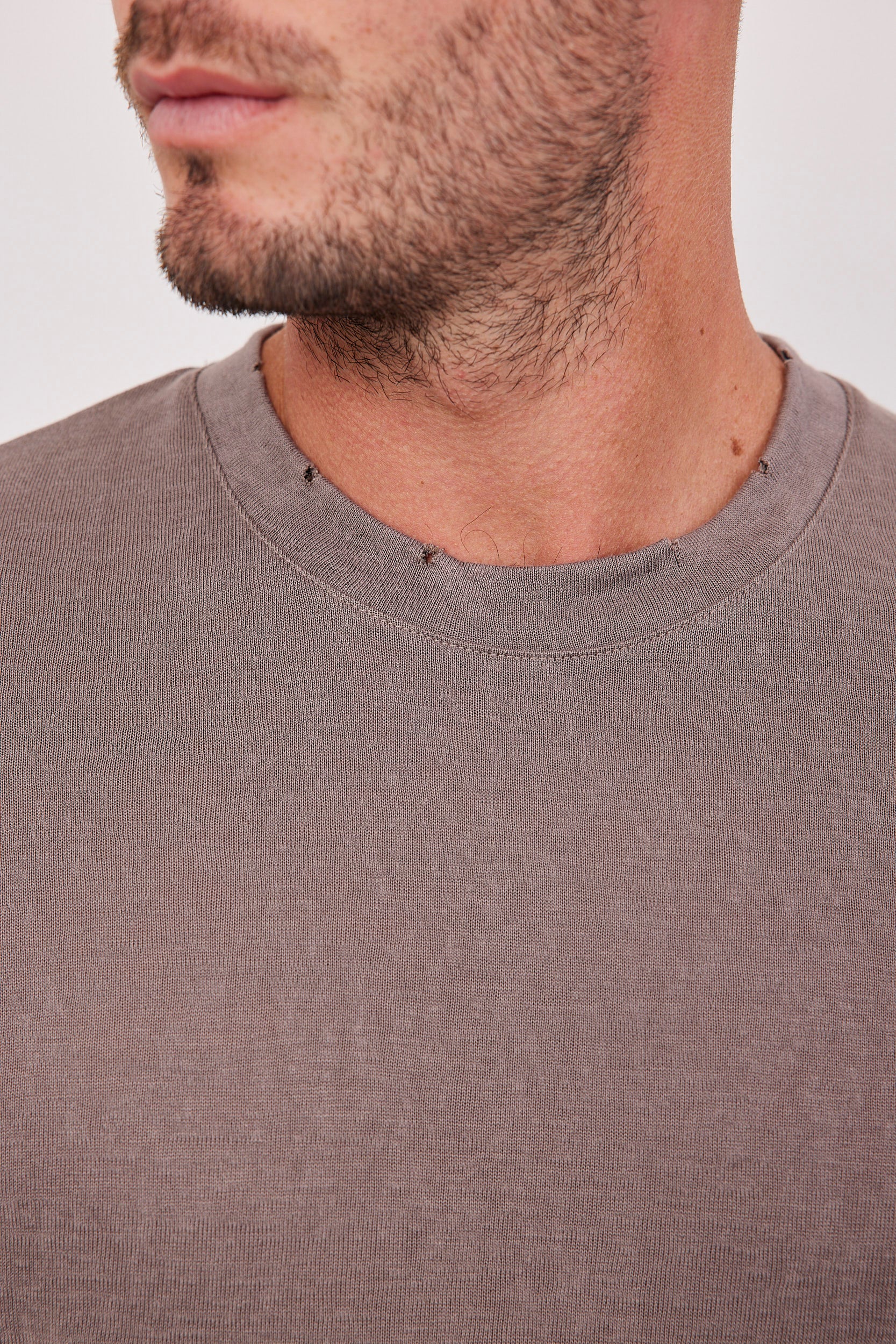 חולצת קרעים ארוכה במראה פשתן