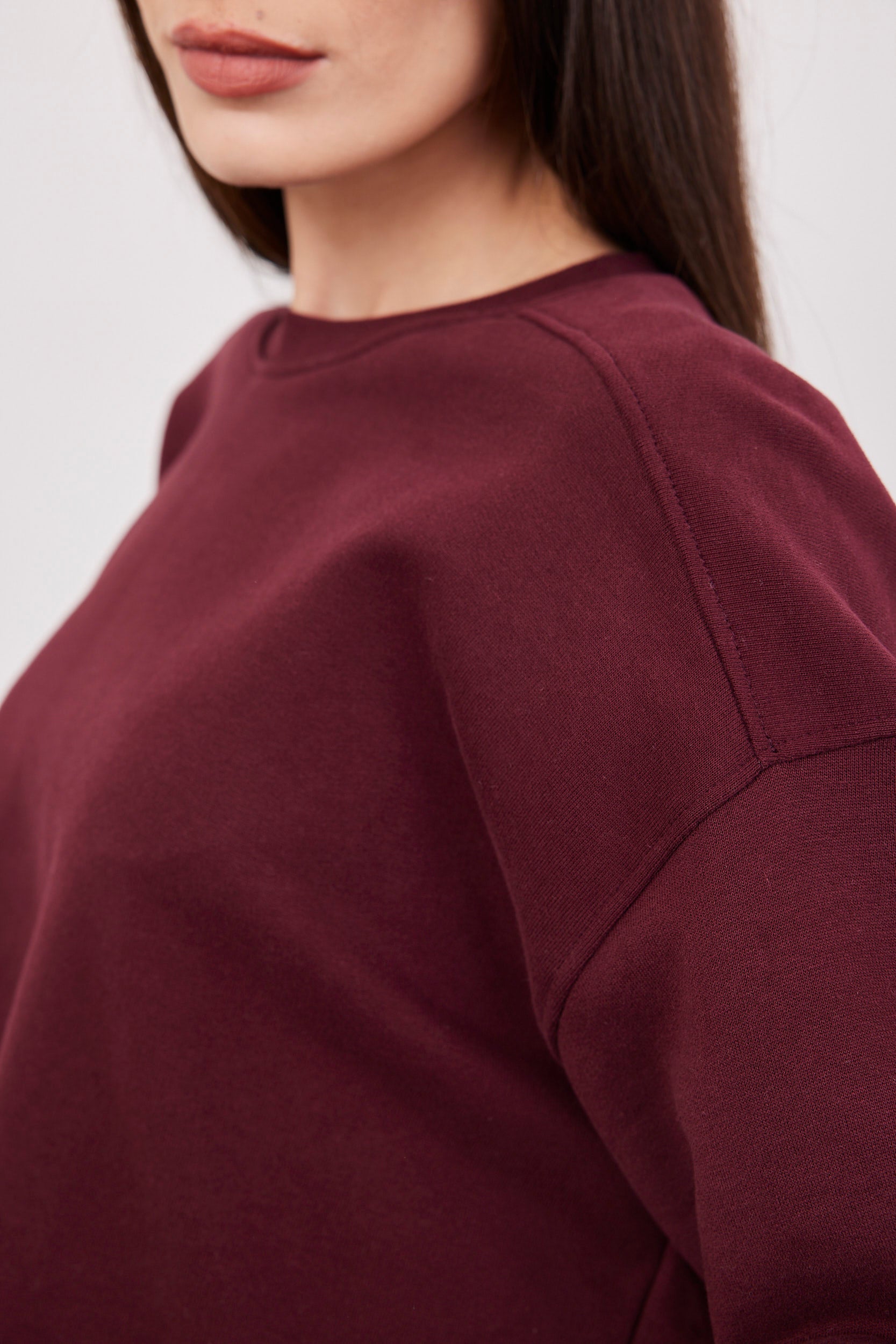 סווטשרט קרופ בסיומת גזורה